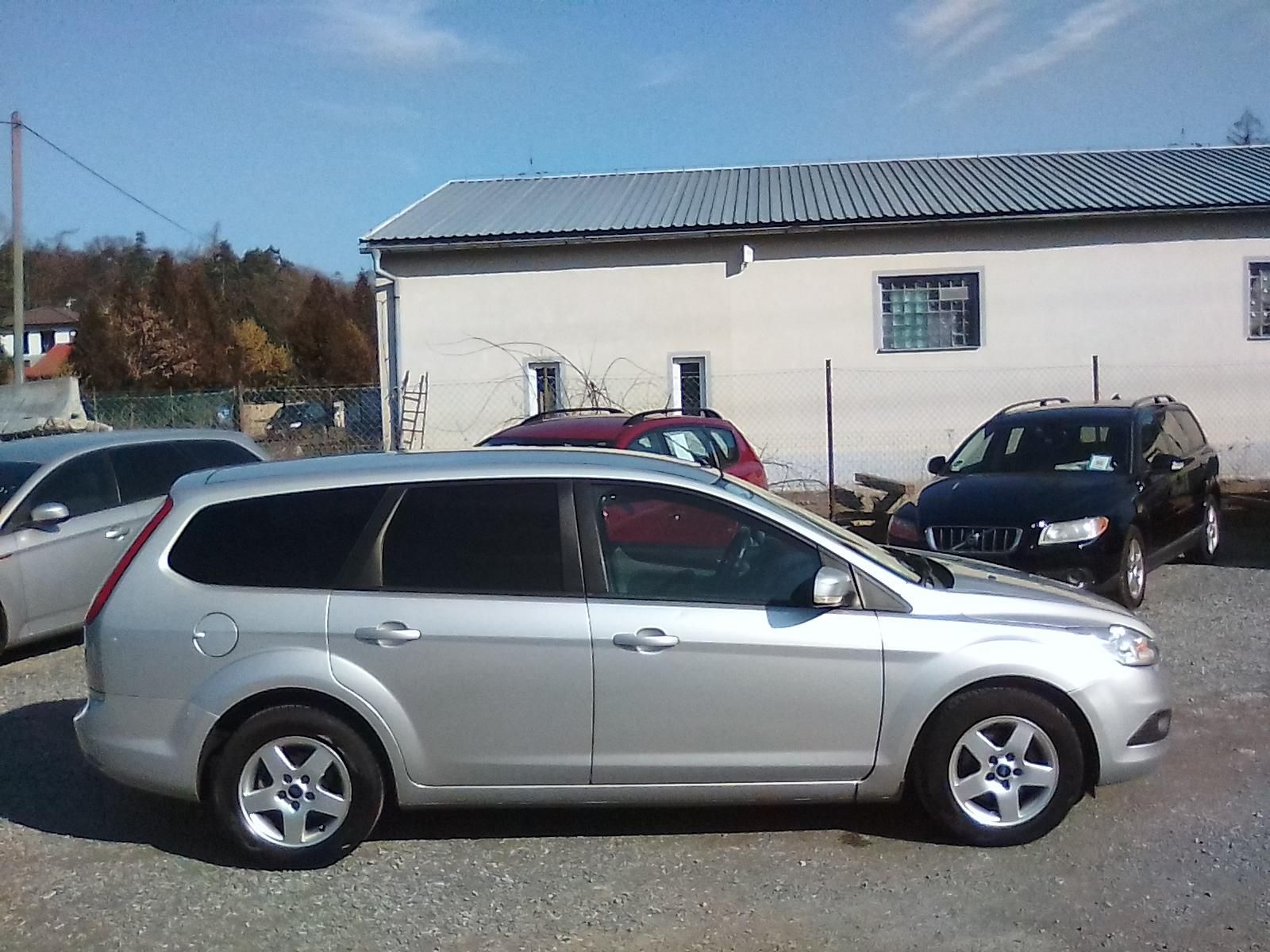 Ford Focus, 1.6i 16V, kombi, 2.majitel - fotka 3