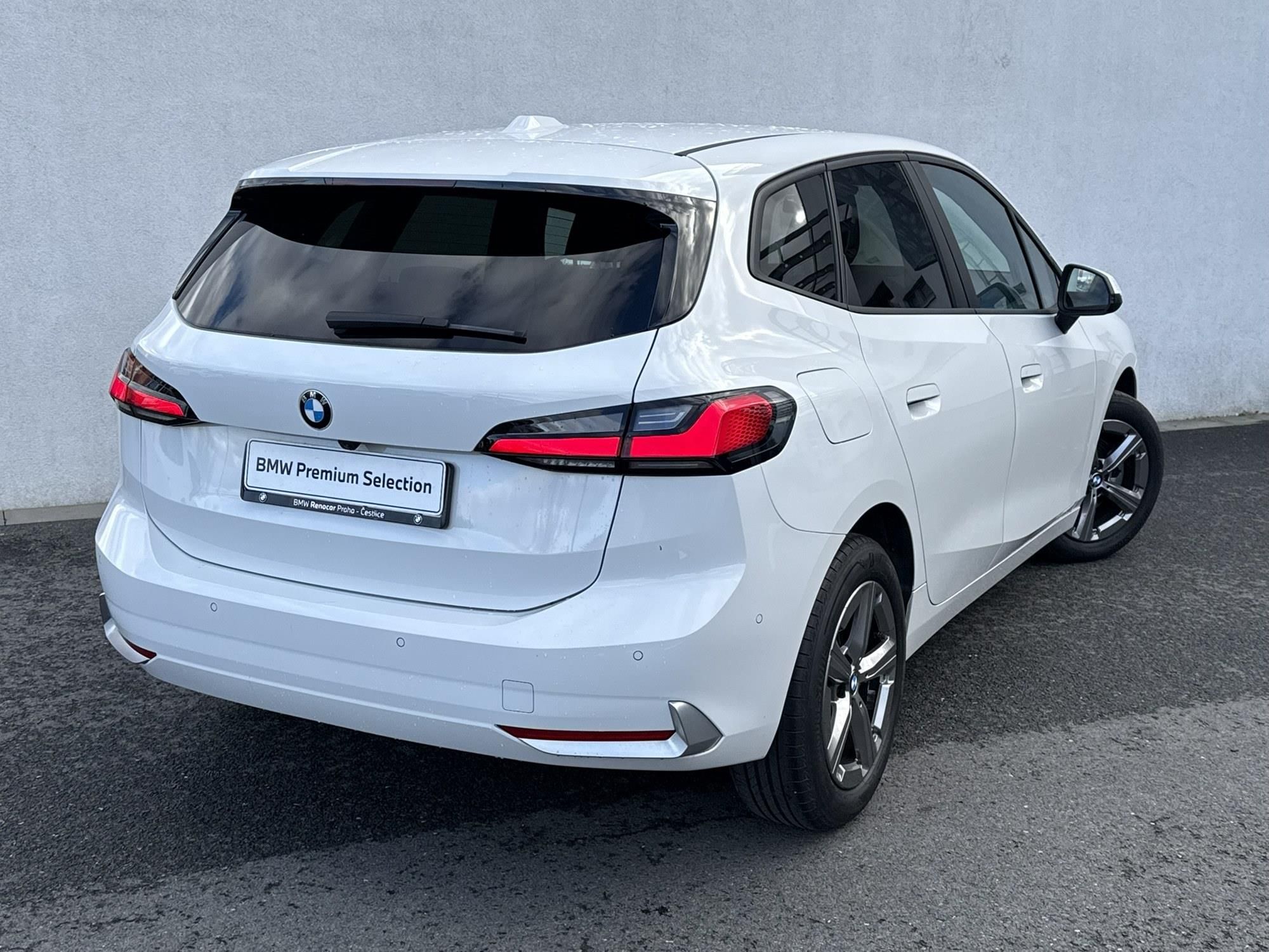 BMW Řada 2, 218i Active Tourer - fotka 2