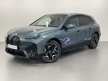 iX xDrive50