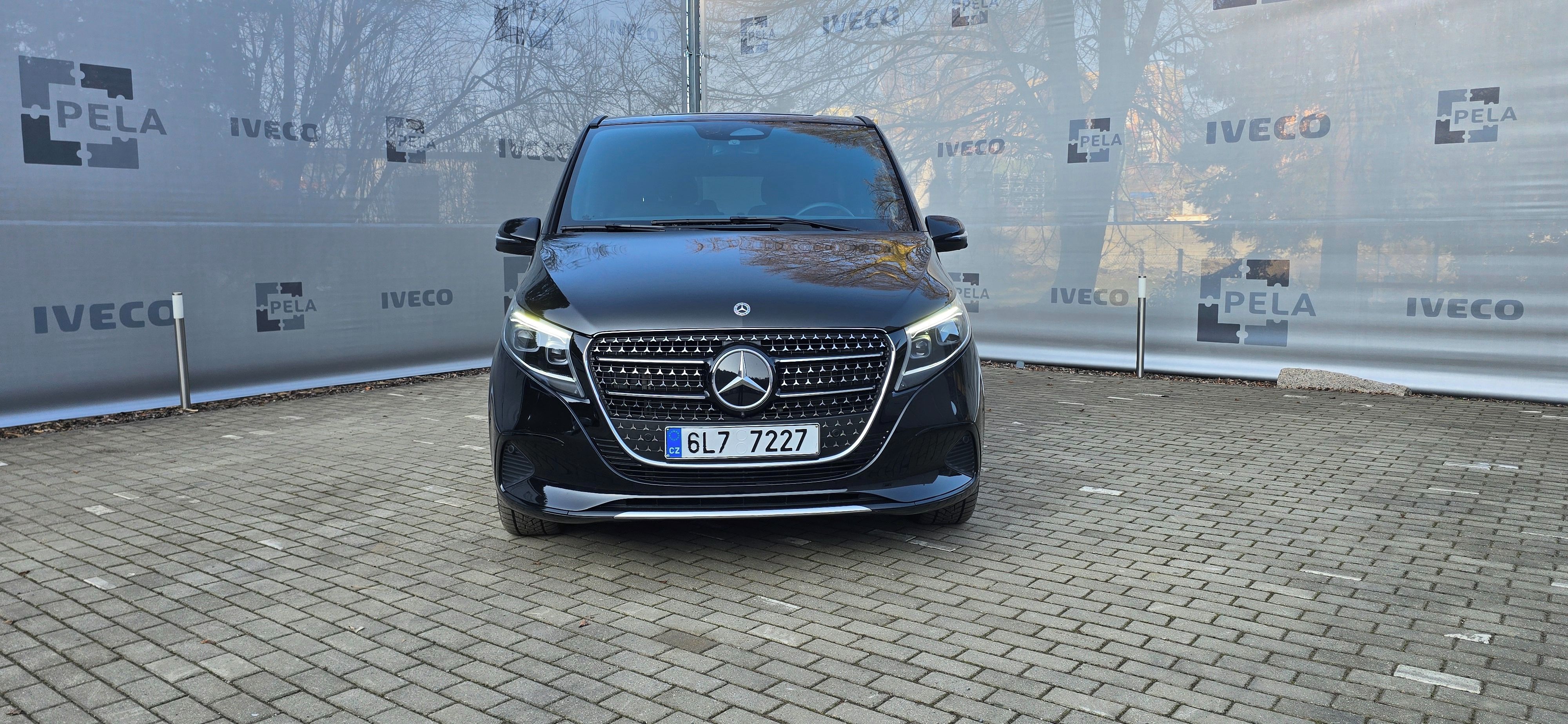 Mercedes-Benz Třídy V, 300, 4MATIC, AIRMATIC - fotka 2