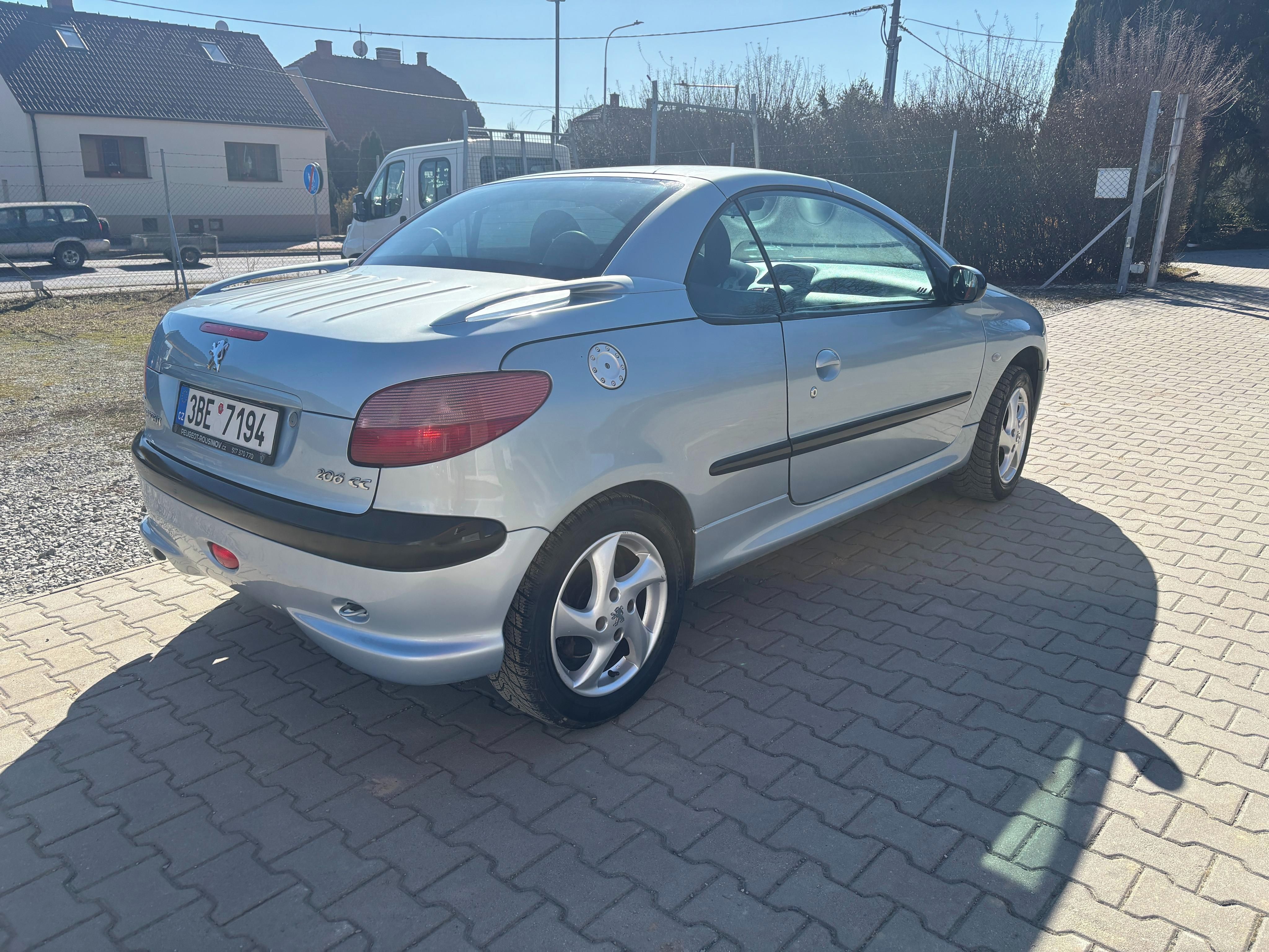 Peugeot 206, CC 1.6i TOP stav ! - fotka 4