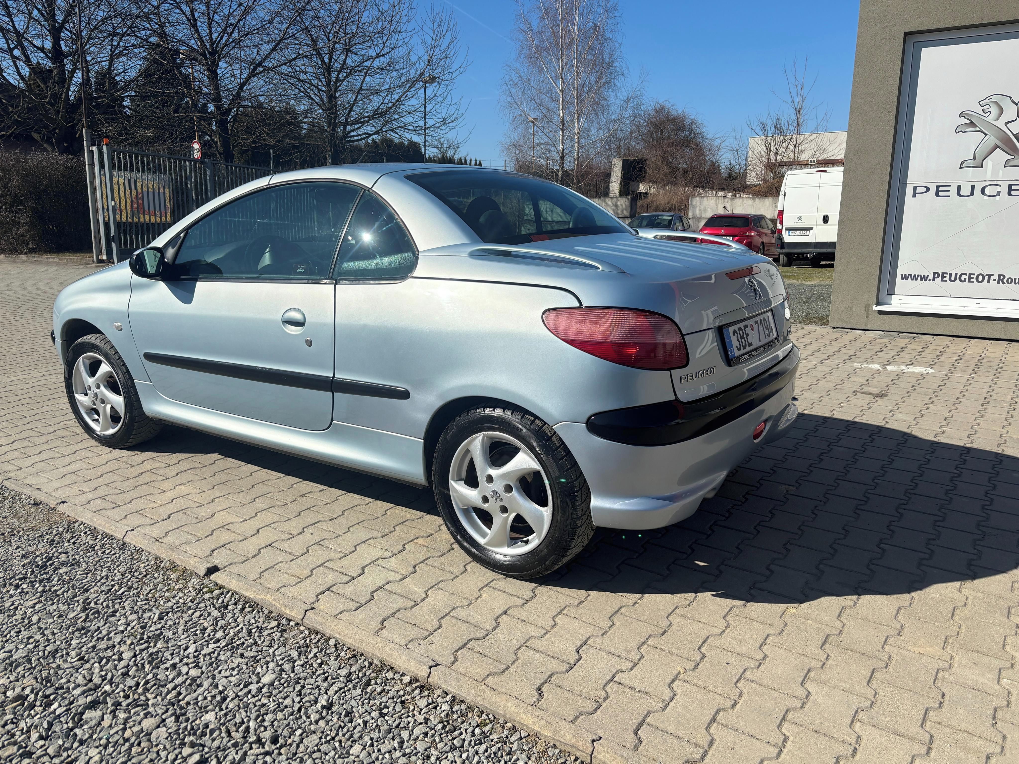 Peugeot 206, CC 1.6i TOP stav ! - fotka 3