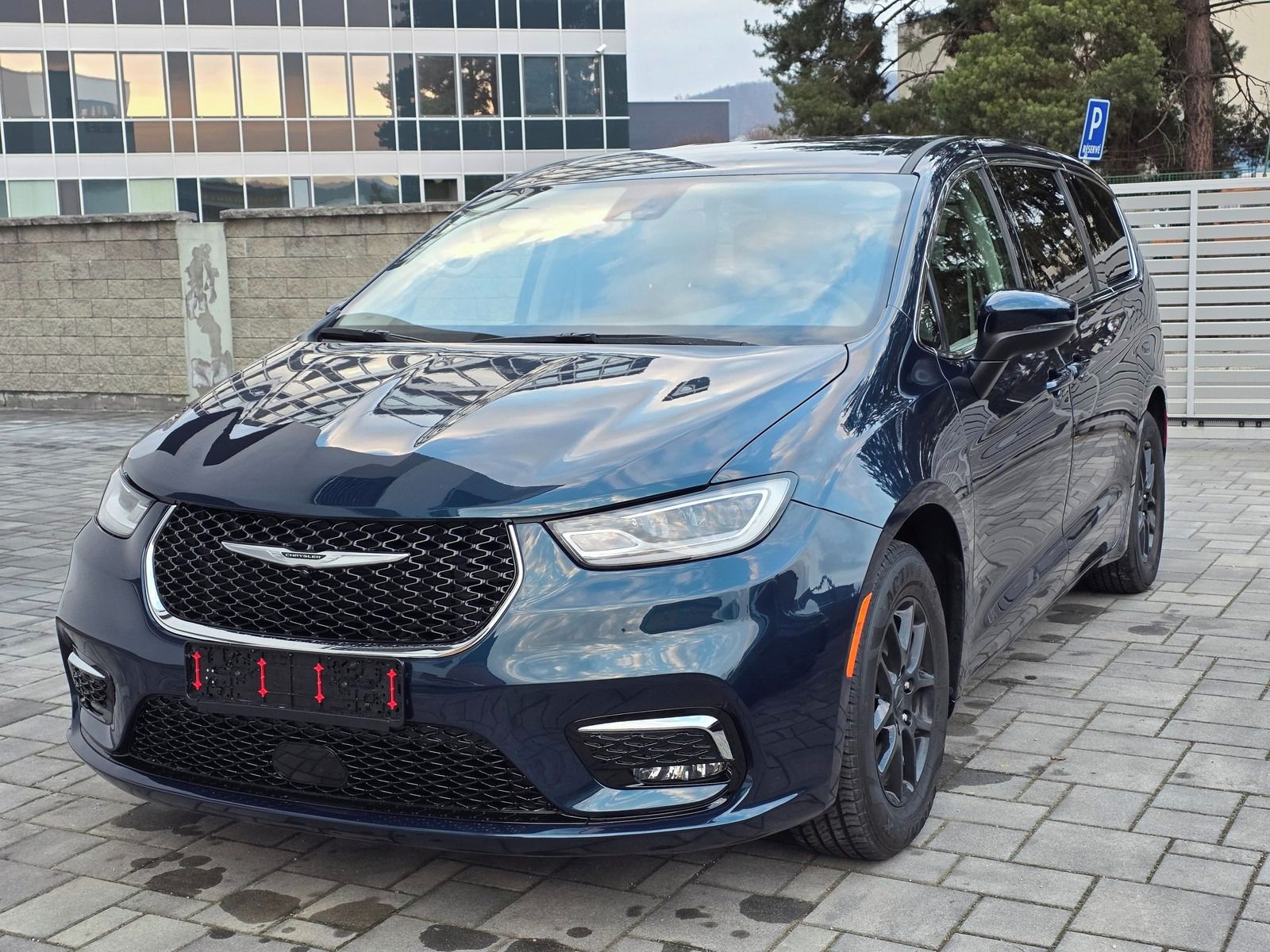 Chrysler Pacifica, 3.6L V6 7 míst Radar DPH