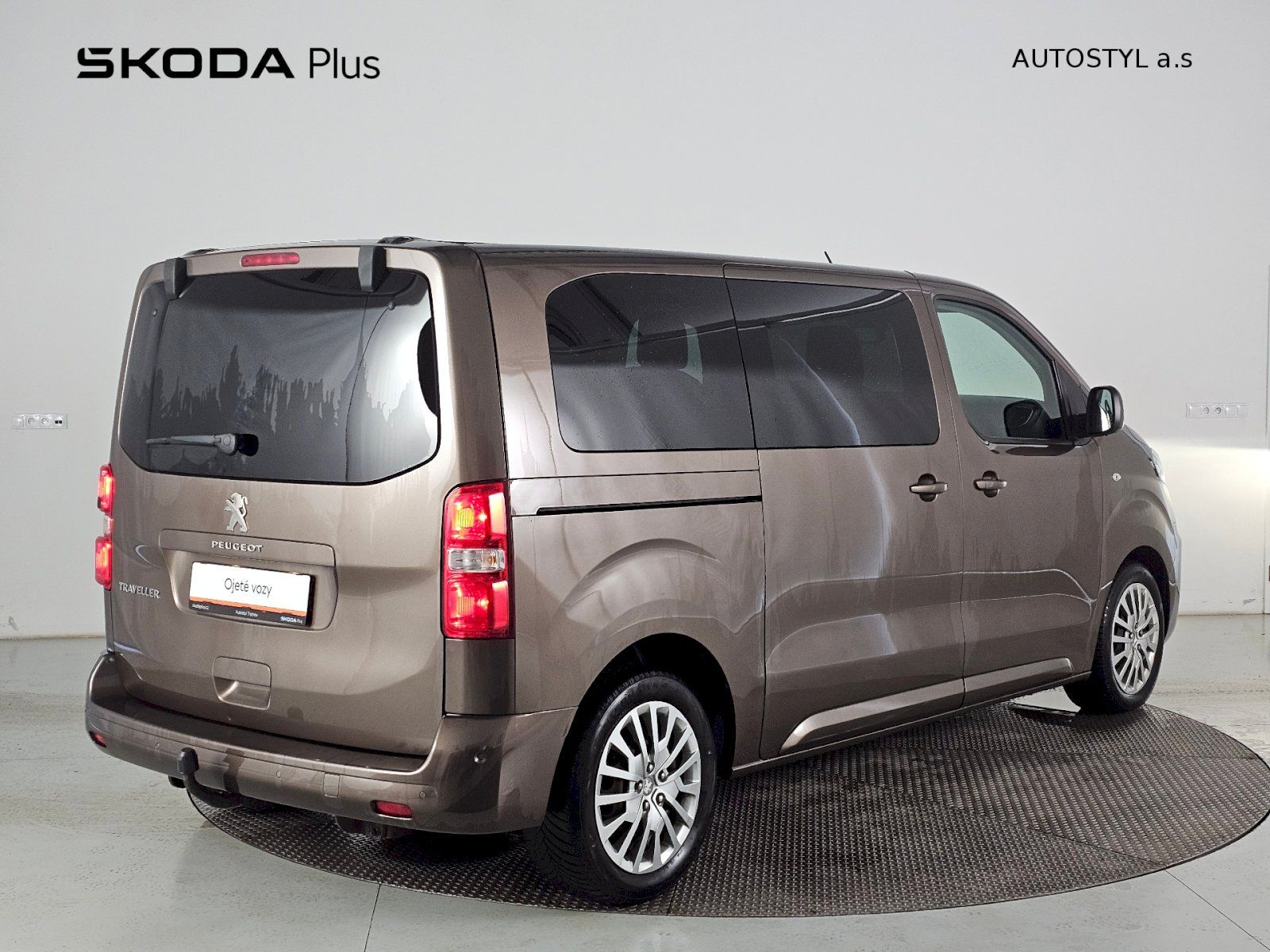 Peugeot Traveller, 2.0HDi 130kW 8AT 8MÍST - fotka 2