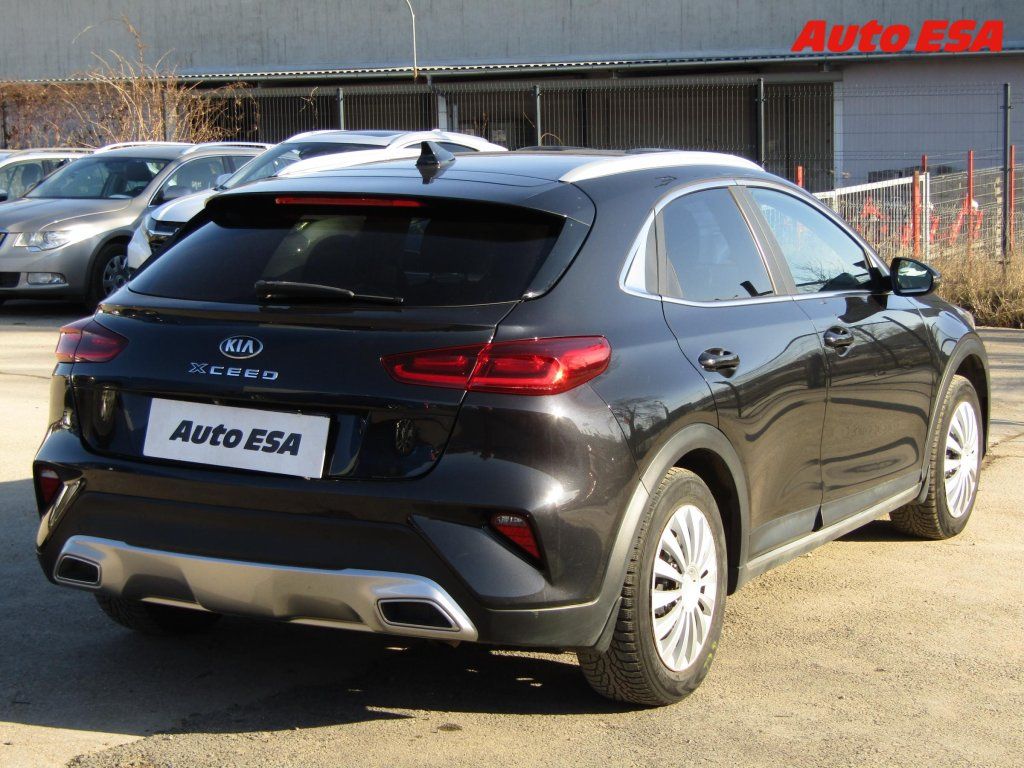 Kia XCee´d, 1.4 T-GDi,ČR,LED,navi - fotka 4