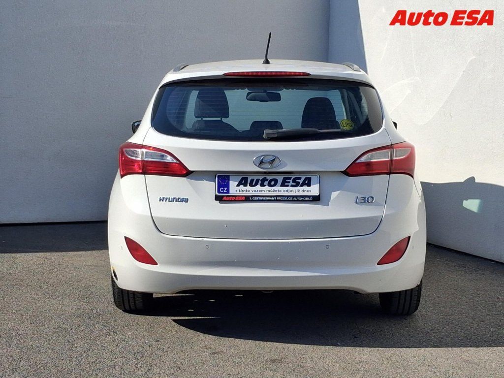 Hyundai i30, 1.4i LPG,AC,tempo - fotka 5
