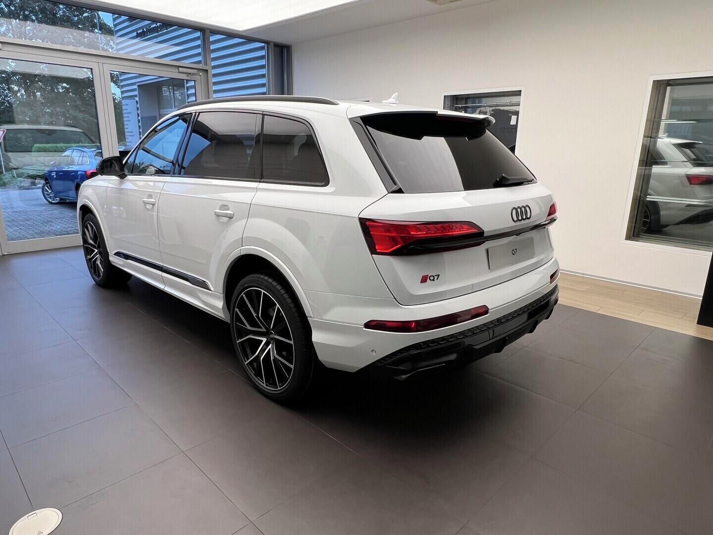 Audi Q7, SUV S line 50 TDI quattro 210 - fotka 2