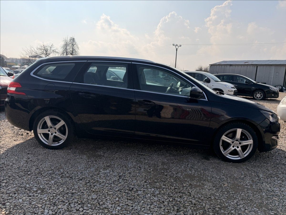 Peugeot 308, 2,0 HDI 110kW PANORAMA - fotka 4