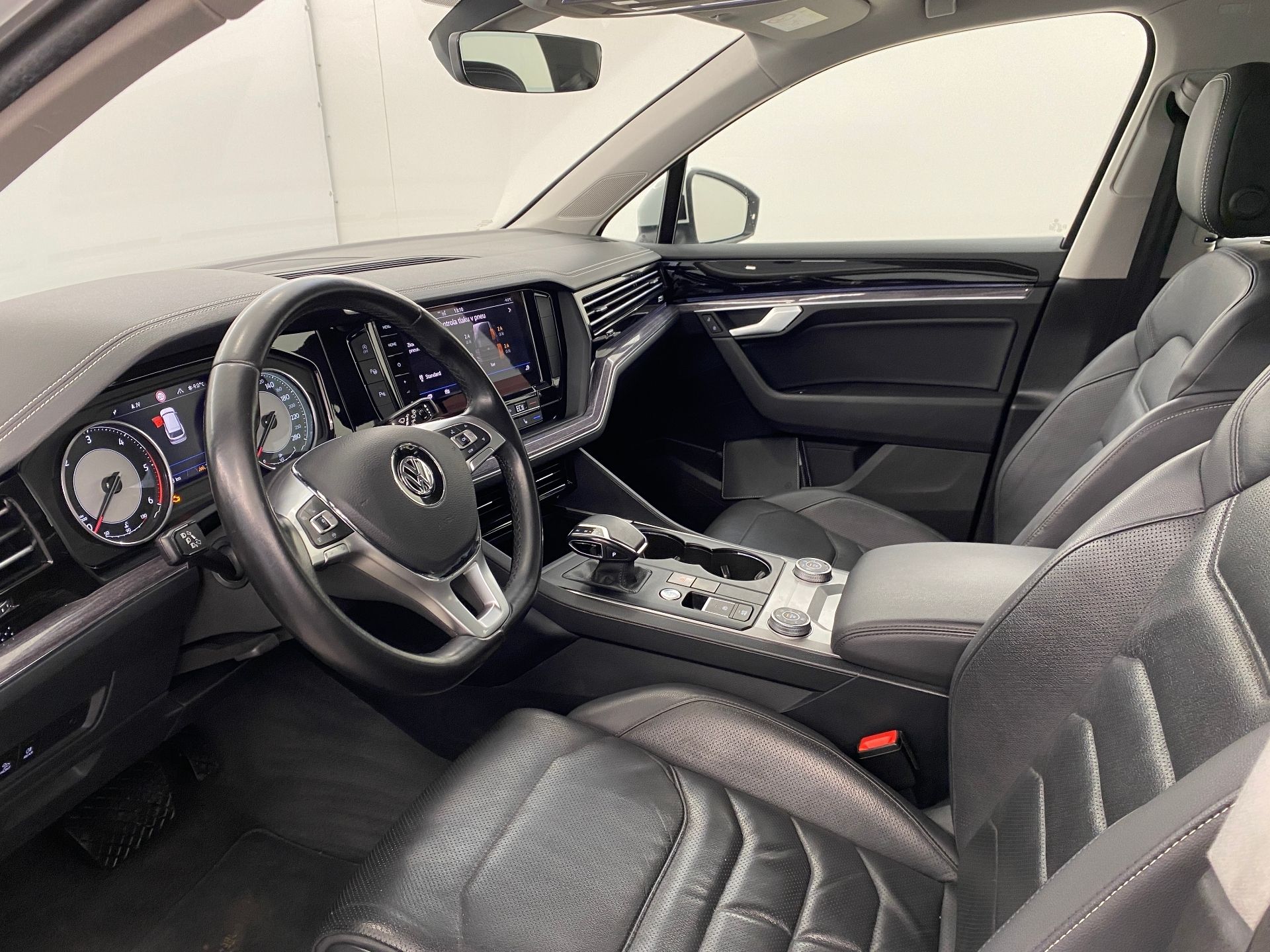 Volkswagen Touareg, V6 3.0 TDI 4MOT - fotka 5