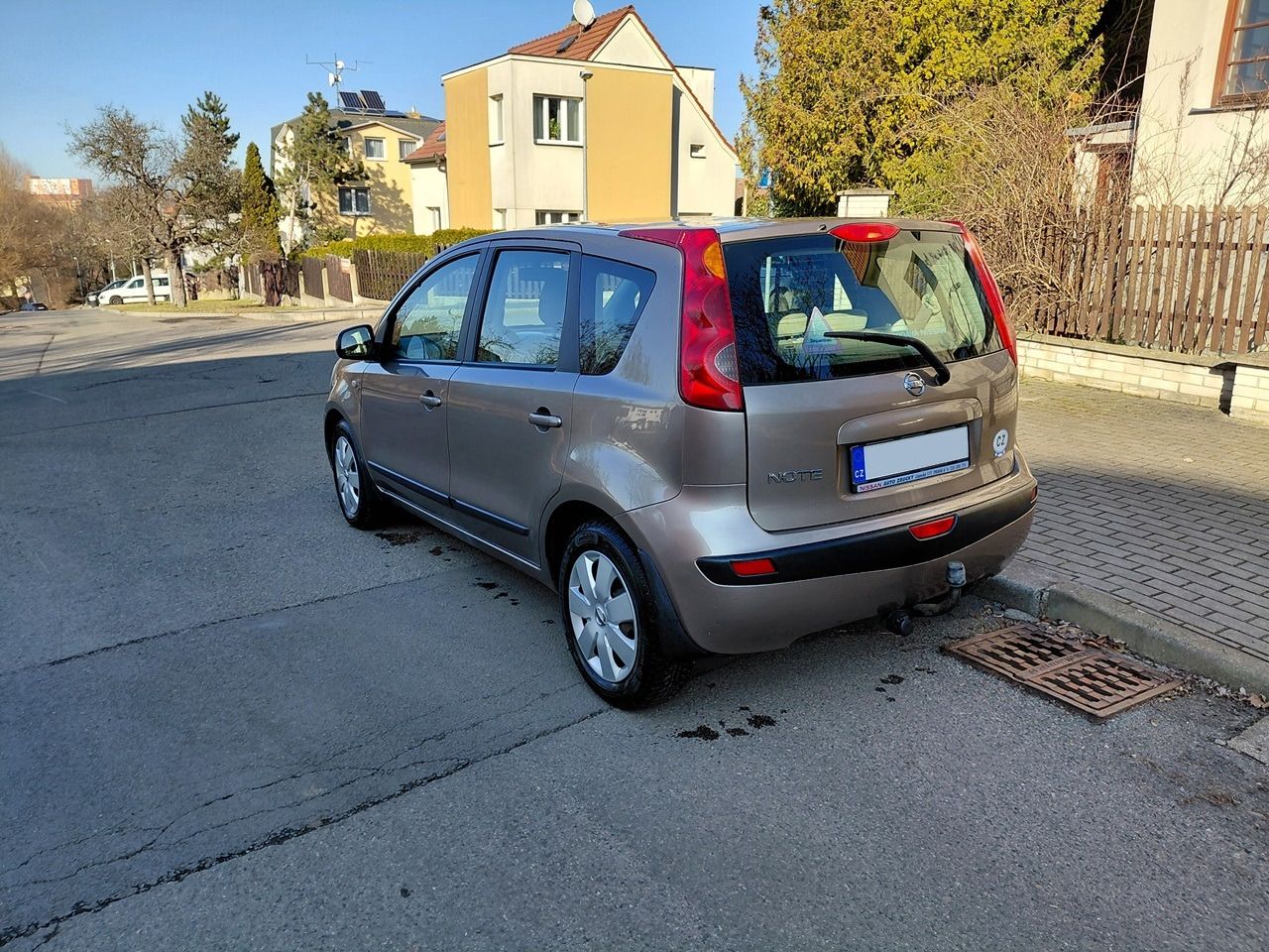 Nissan Note, 1.6i A/T - fotka 3