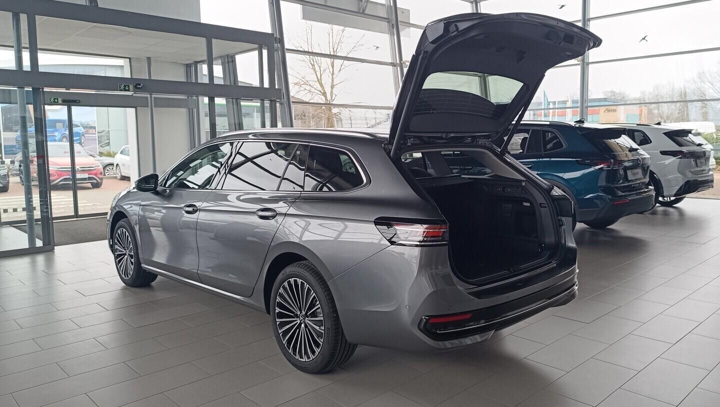 Volkswagen Passat, Elegance 2,0 TDI 110 kW - fotka 4