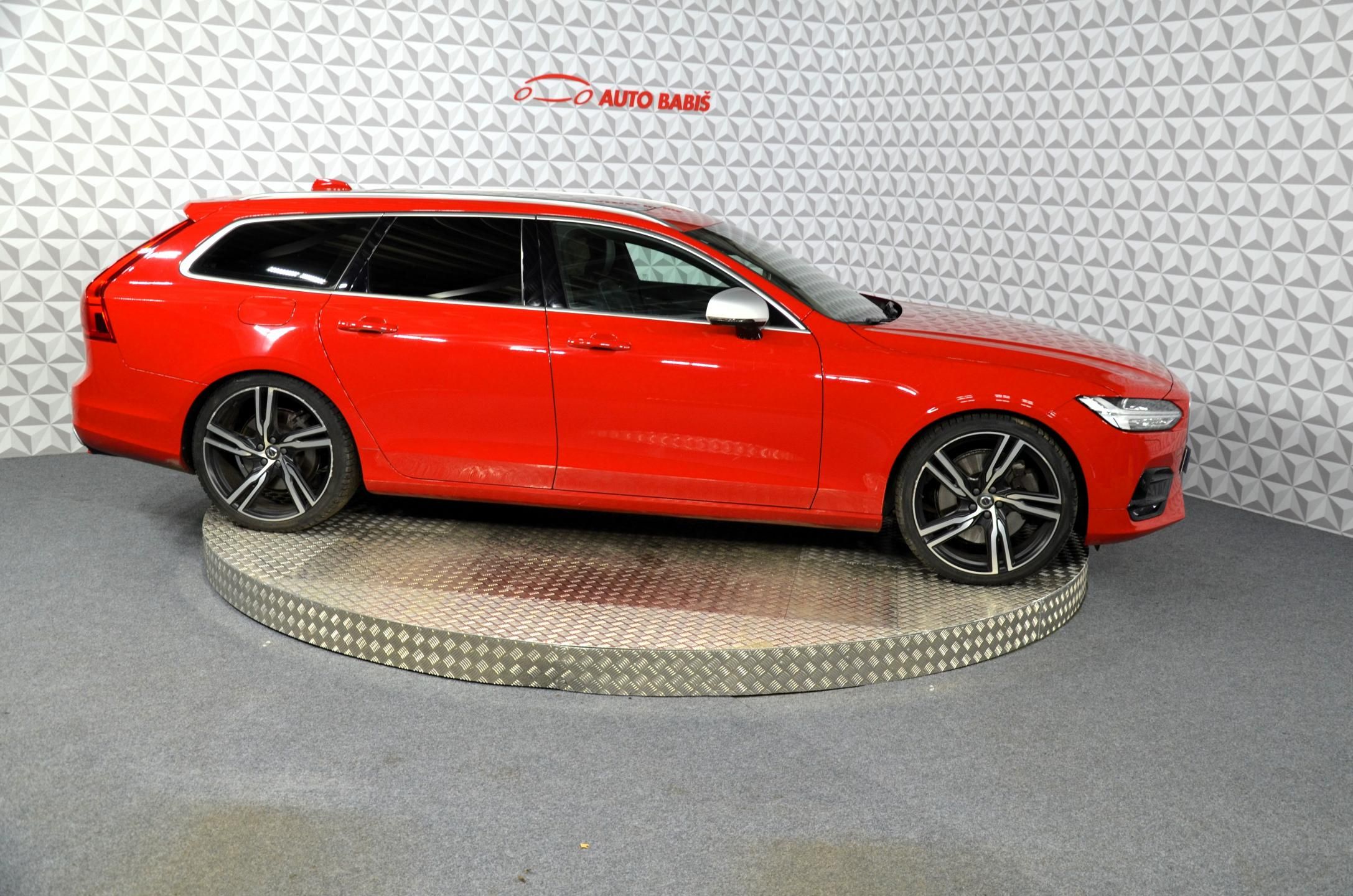 Volvo V90, 2.0D Polestar R-design - fotka 4