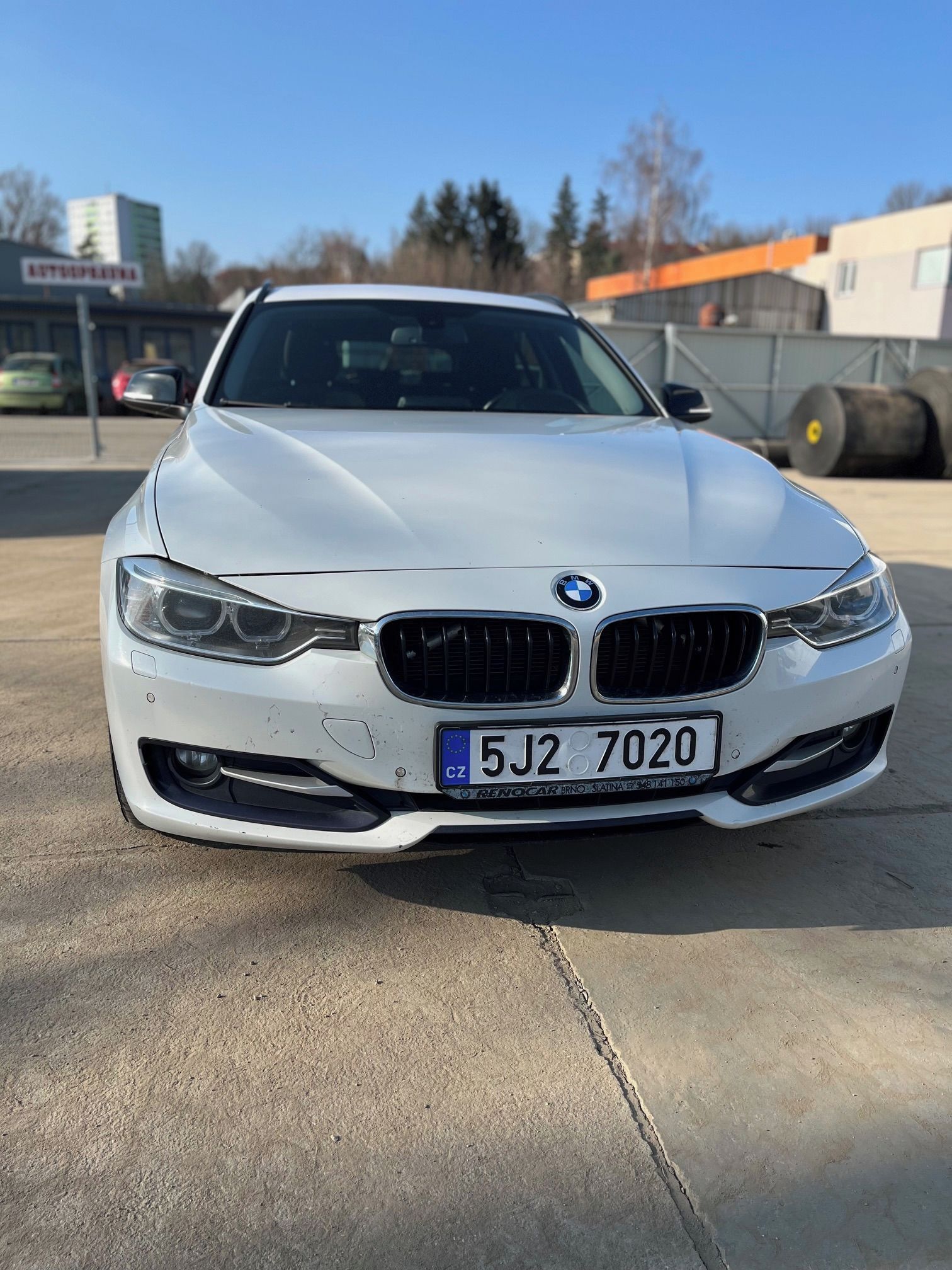 BMW Řada 3, BMW 320d xDrive - fotka 2