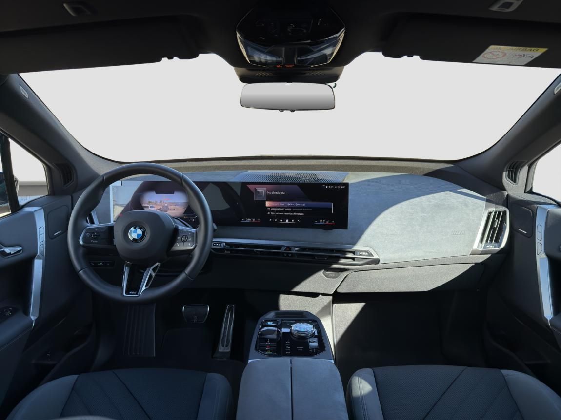 BMW iX, xDrive45 - fotka 4