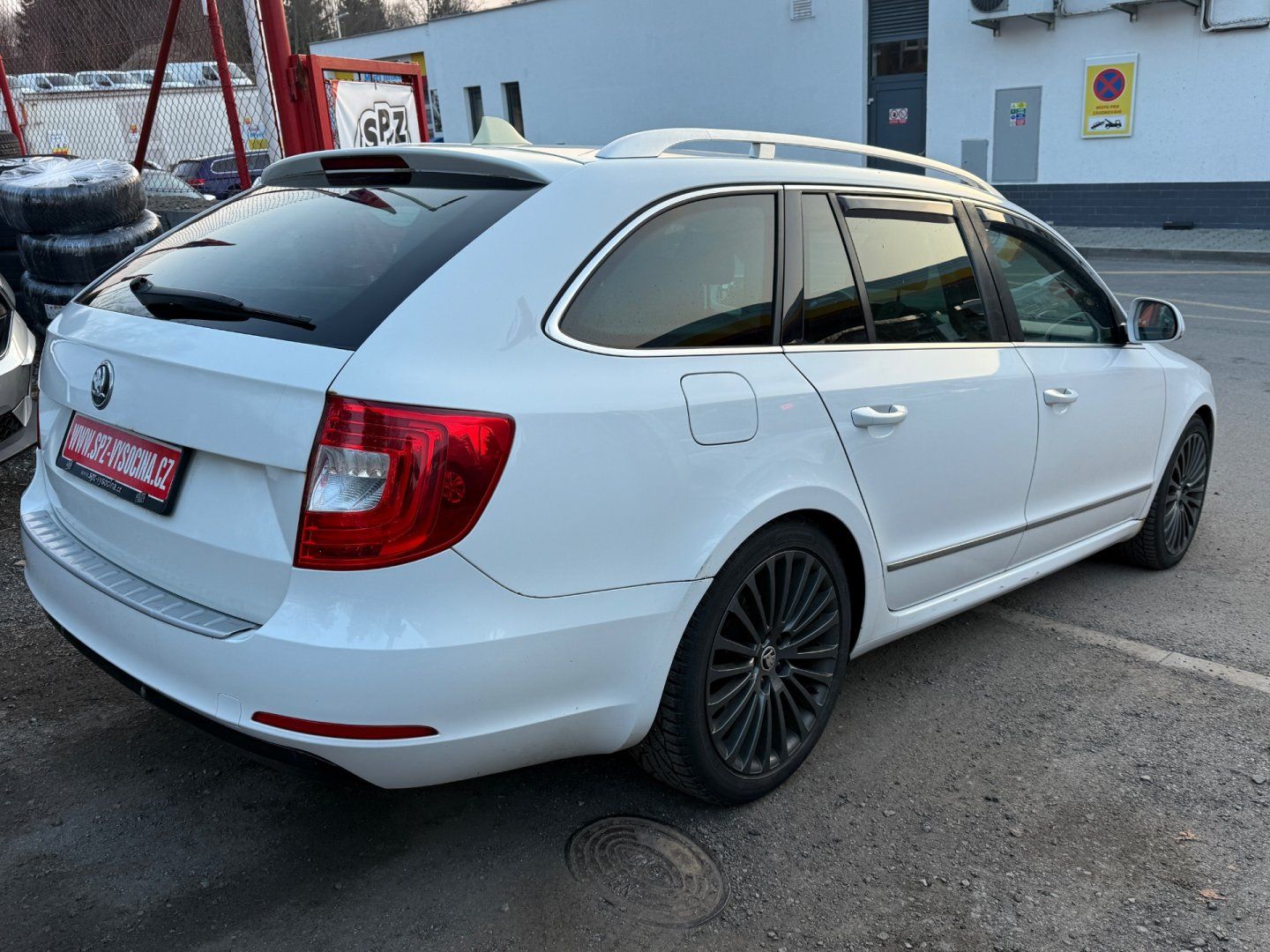 Škoda Superb, 2.0TDi DSG Elegance - fotka 4