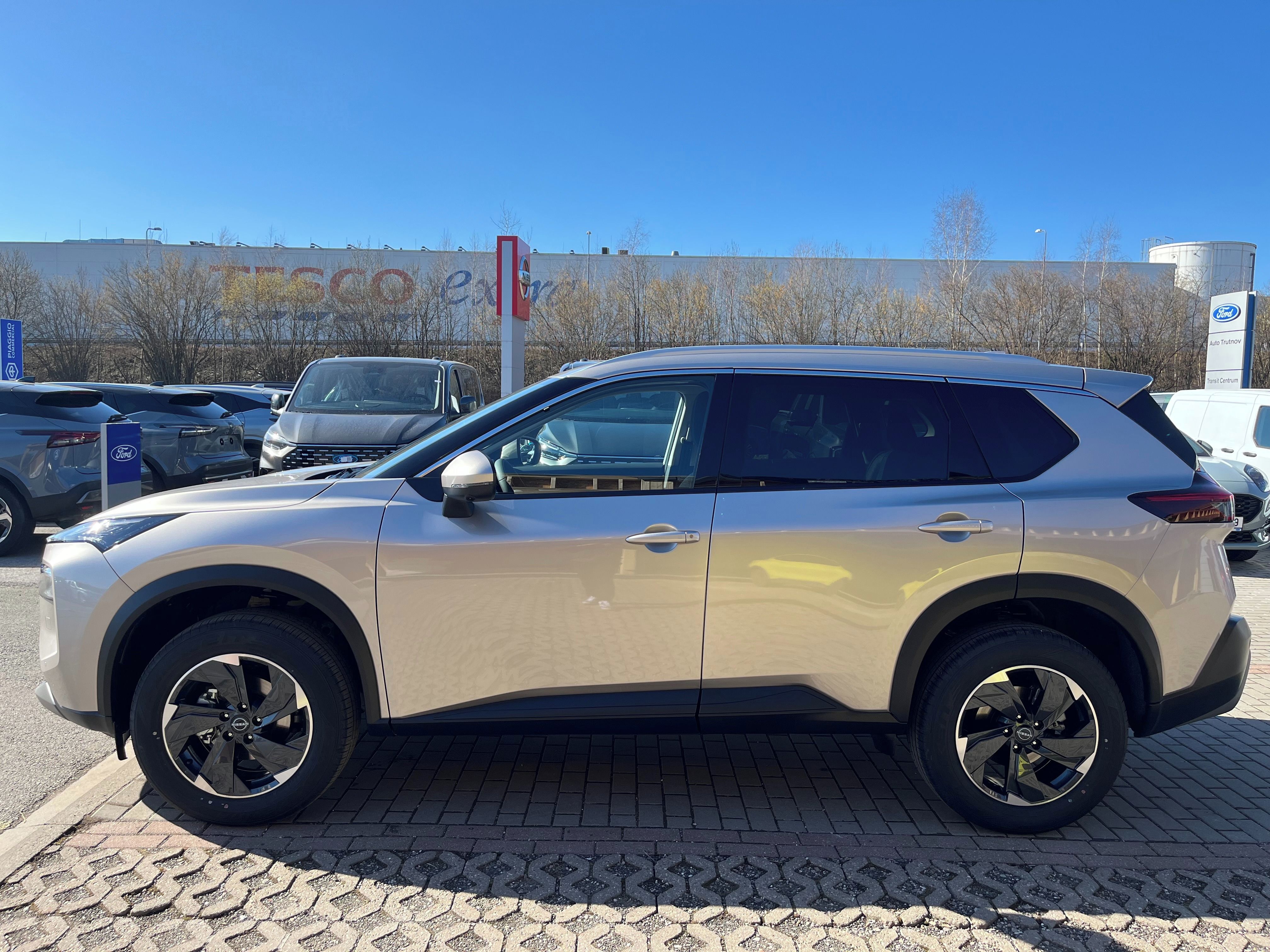 Nissan X-Trail, 1.5 VC-T MHEV 120kW N-Connecta - fotka 2