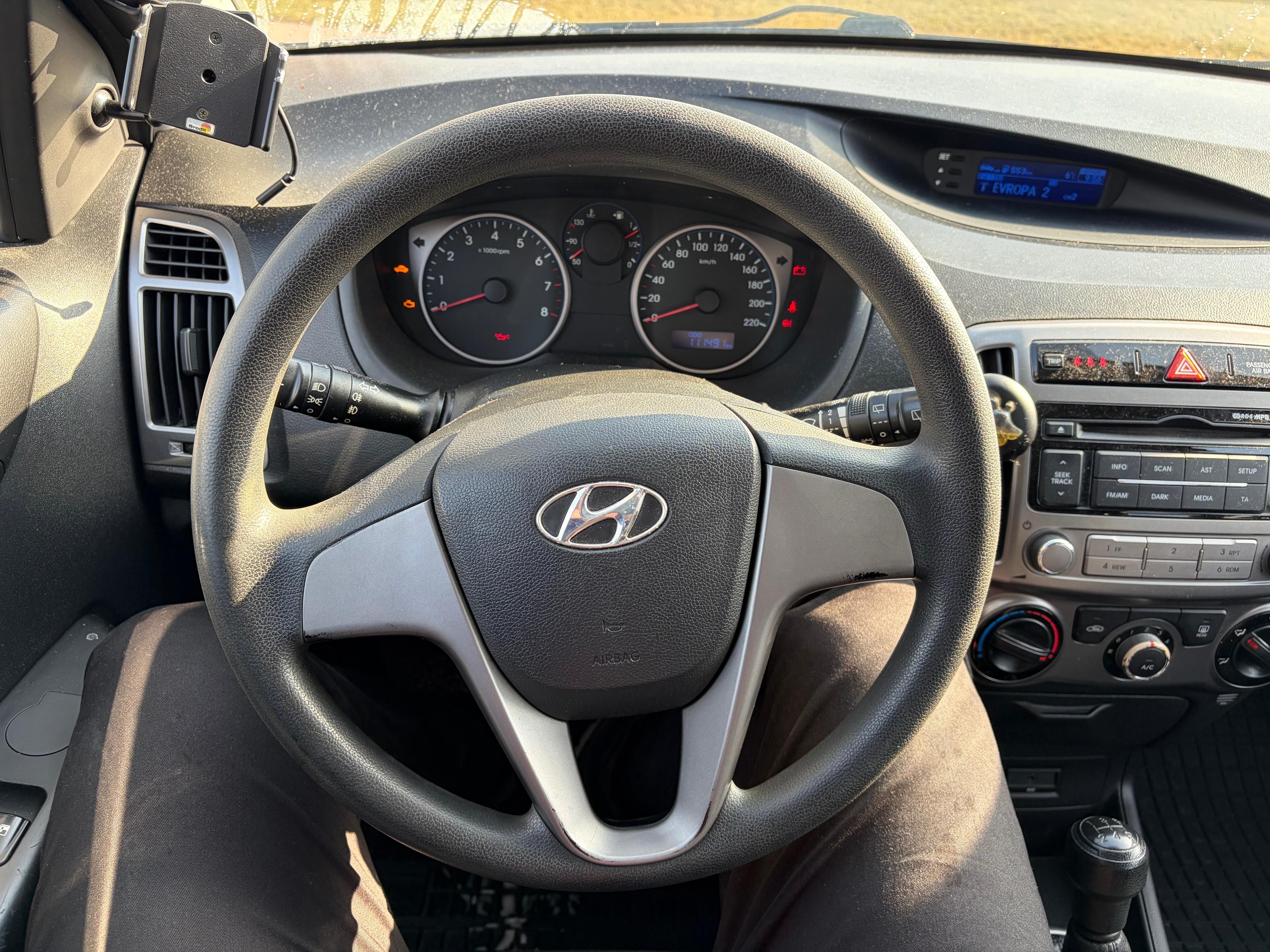 Hyundai i20, 1.3 Benzin - Servisováno - fotka 2