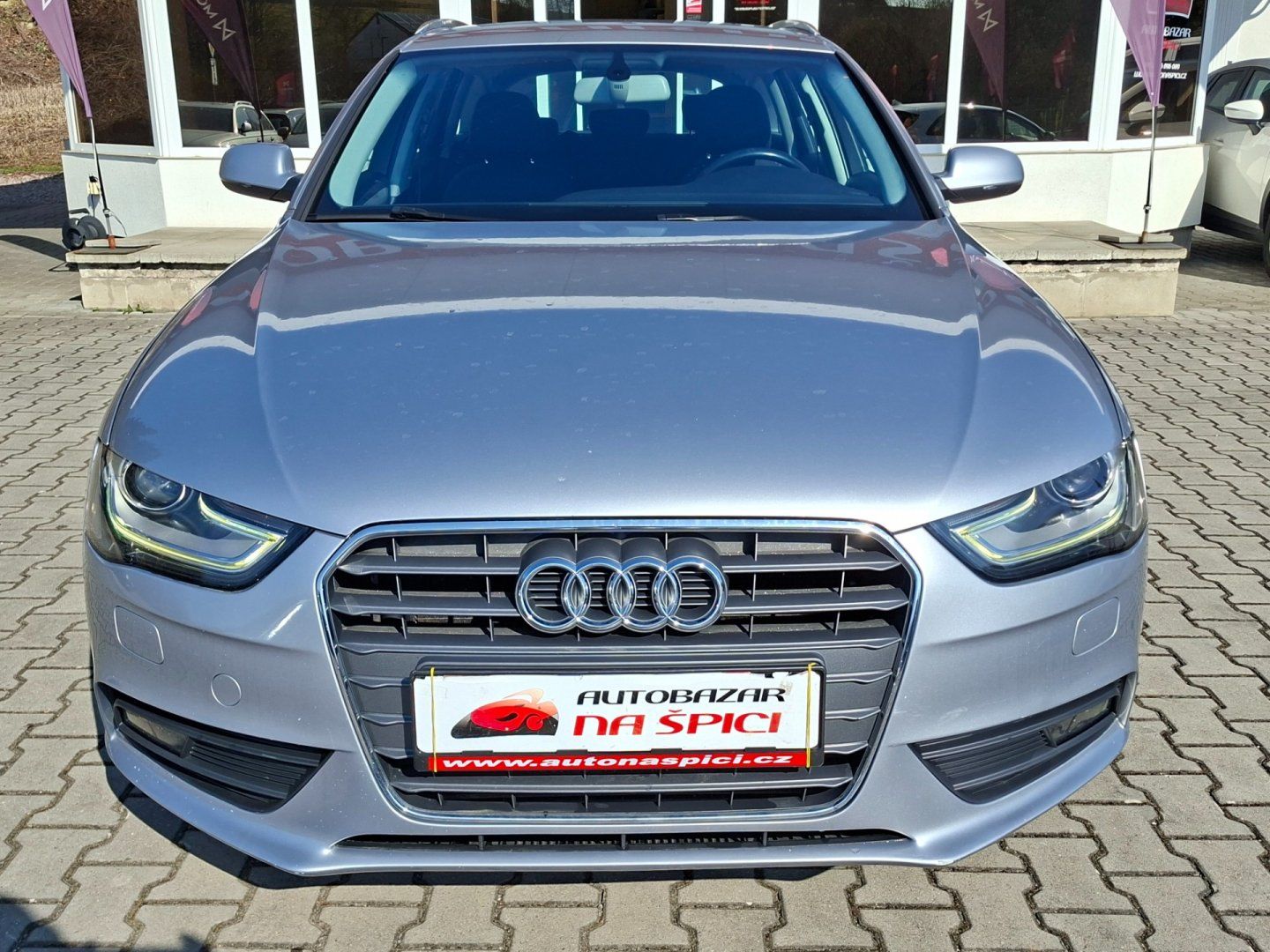 Audi A4, 2.0TDI 110kW 8A -NAVIGACE - fotka 3