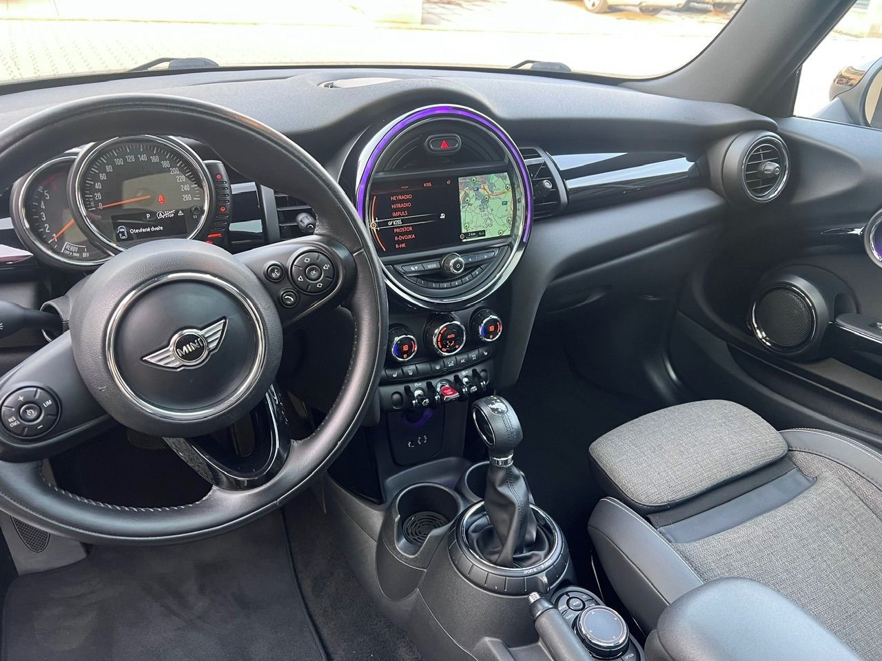 Mini One, 1,5 nafta 85 kW AUT Panorama - fotka 6