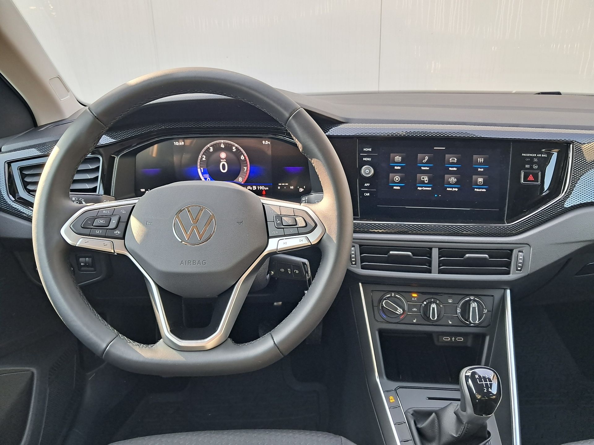 Volkswagen Polo, VW Polo People 1.0 TSI / 70 kW - fotka 5