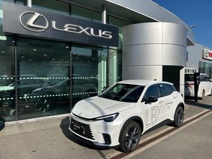 Lexus LBX, 1,5   Elegant Tech Black