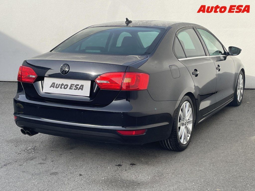 Volkswagen Jetta, 1.4 TSi,Highline,+kola - fotka 4