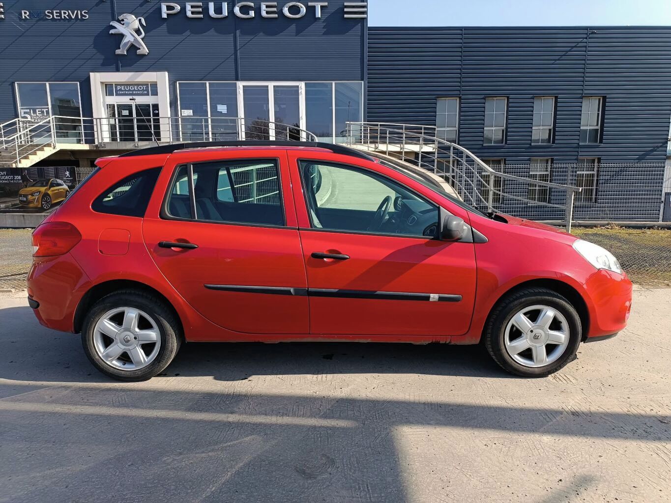 Renault Clio, kombi 1.2i 55 kw / ČR / 2. maj - fotka 3