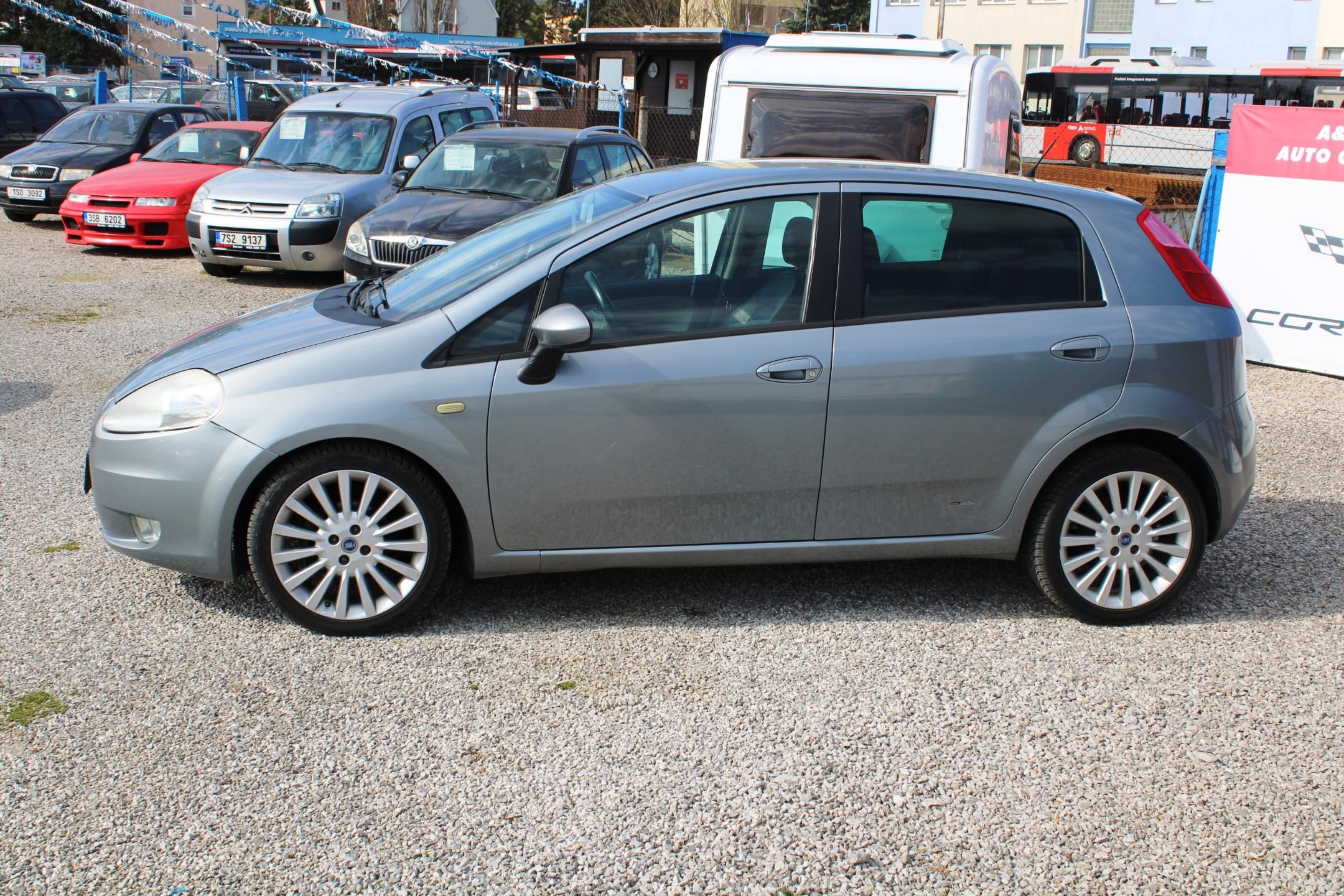 Fiat Grande Punto, 1,4i KLIMA EL.OKNA ALU17 KŮŽE - fotka 4