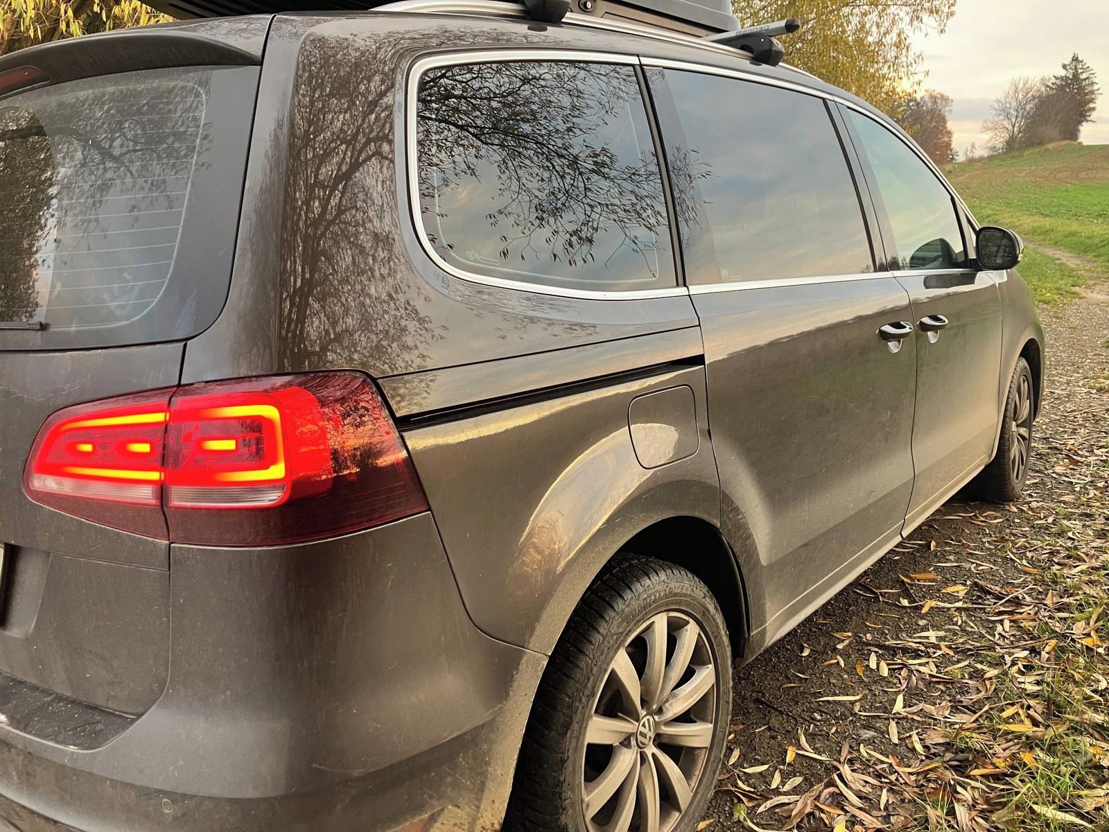 Volkswagen Sharan, 7 míst, panoramatická střecha - fotka 2