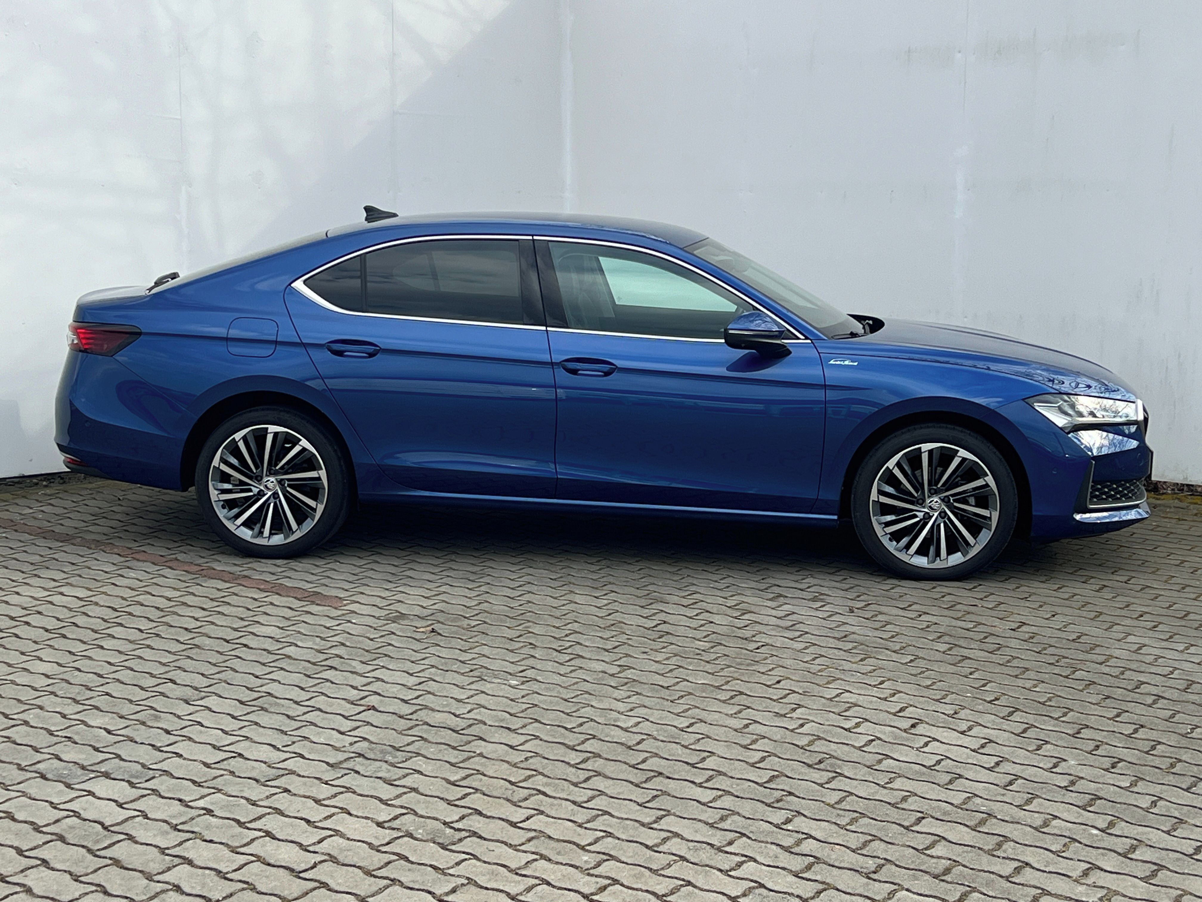 Škoda Superb, 2,0 TDI 110kW L&K DSG 7 - fotka 4