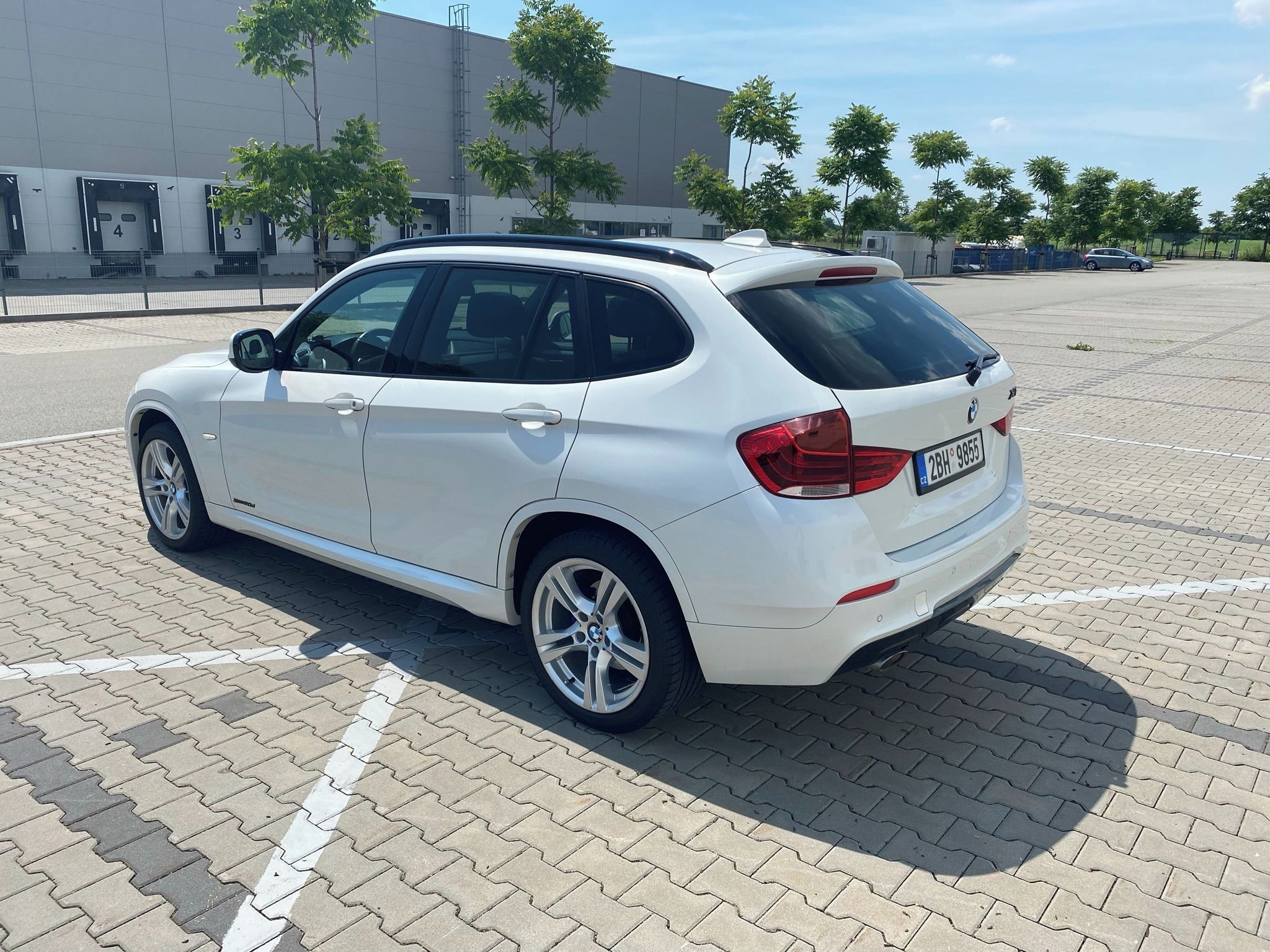 BMW X1, 20d xDrive M paket, AT,4x4 - fotka 3