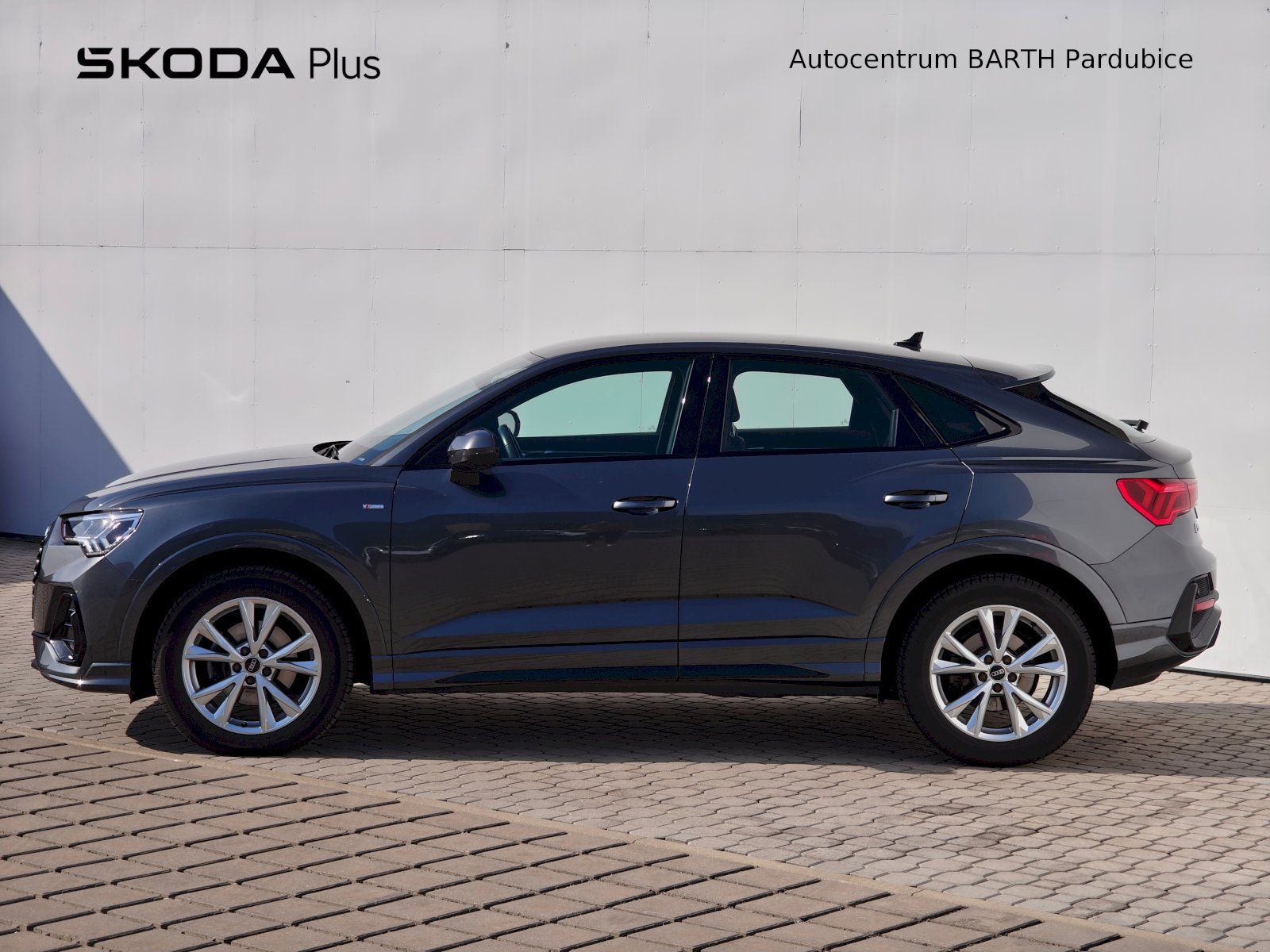 Audi Q3, SB / Sline 35 / 1,5 TFSI / 110 - fotka 3