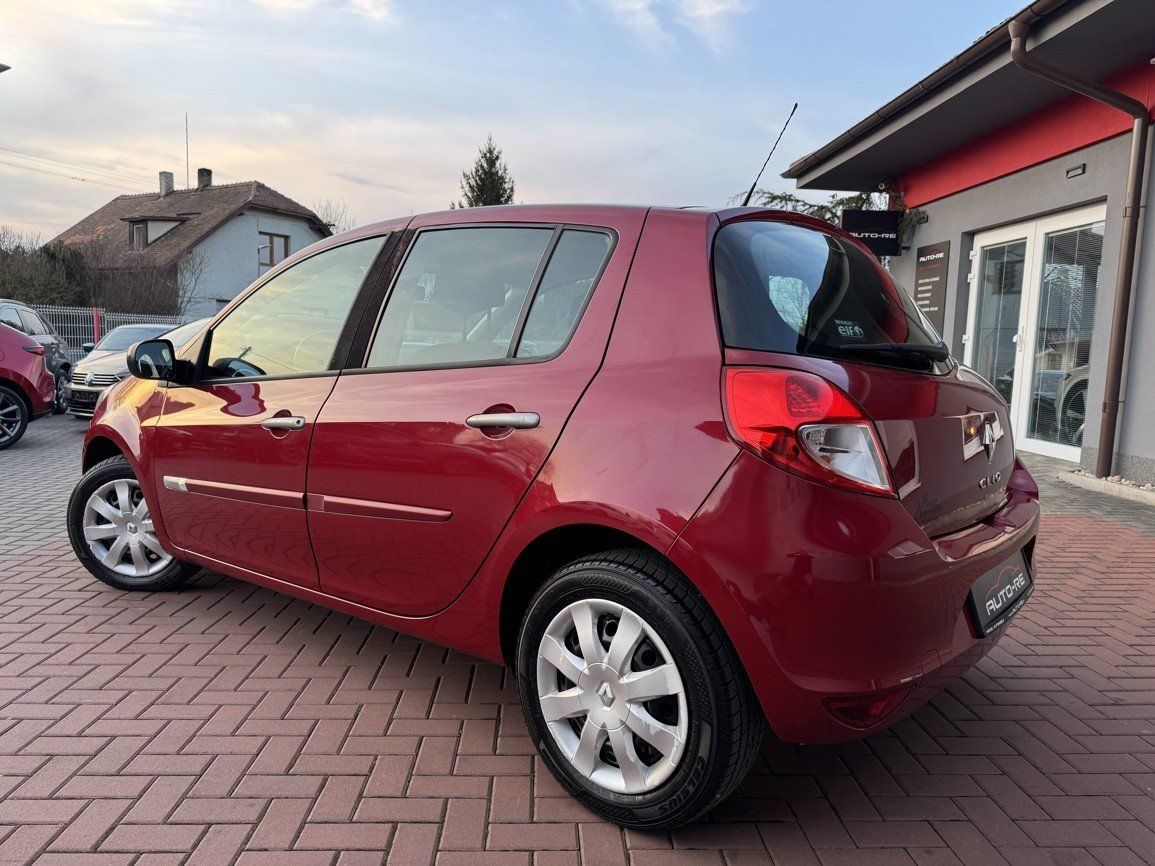 Renault Clio, 1.2i 55kW Klima Výhřev Sedadel - fotka 3