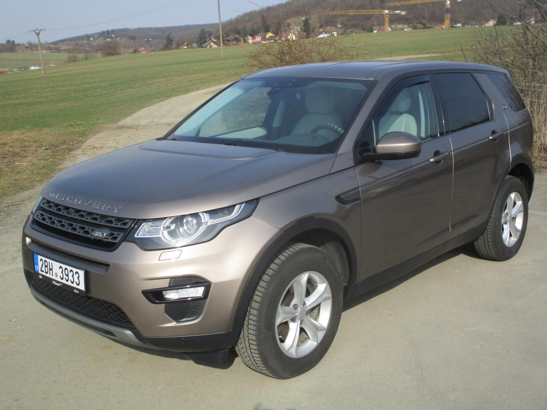 Land Rover Discovery Sport, 2.0 TD4 110kW 4x4 koupeno CZ - fotka 2