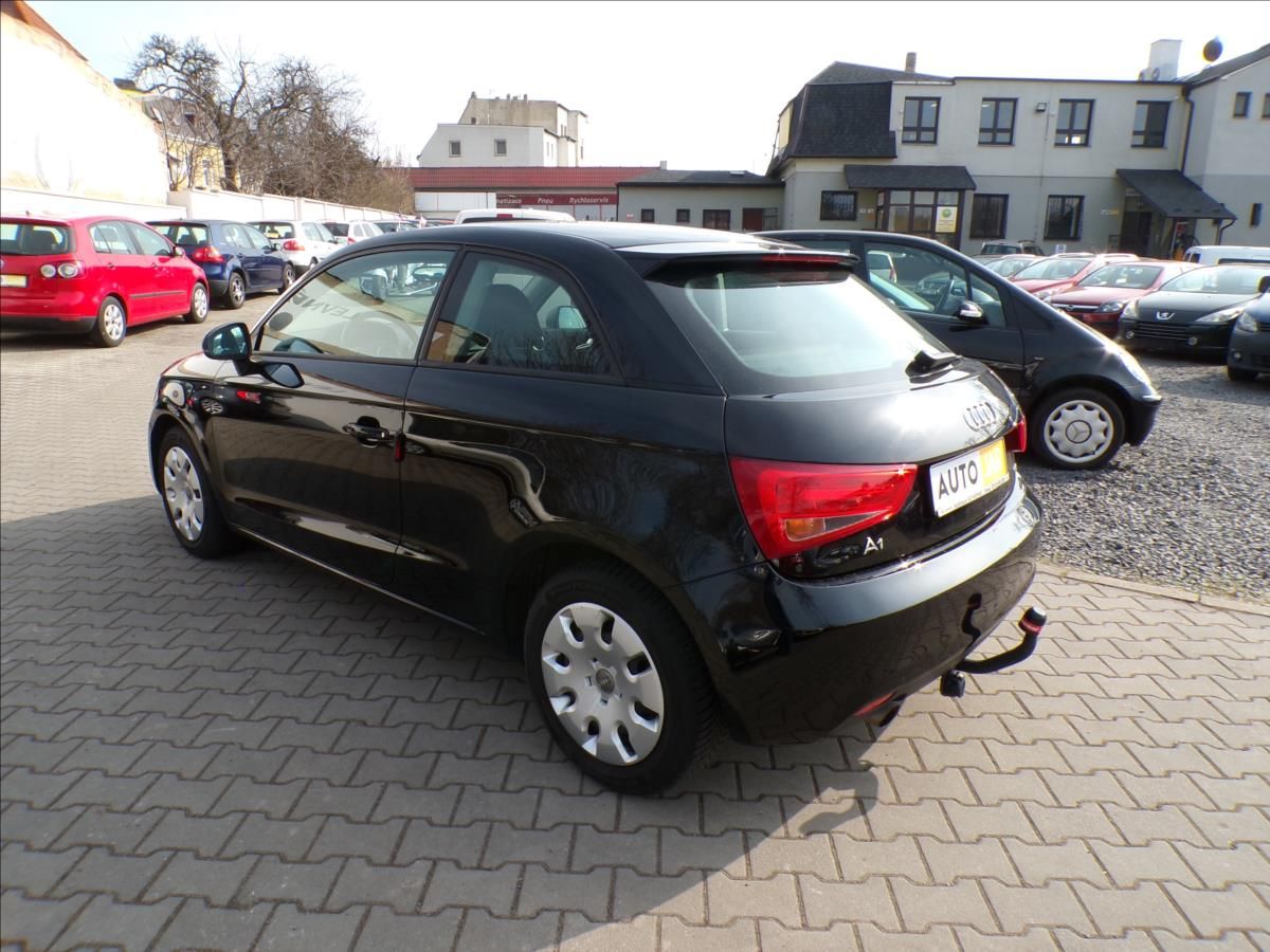 Audi A1, 1,2 TFSI  SRVISNÍ KNIHA - fotka 4