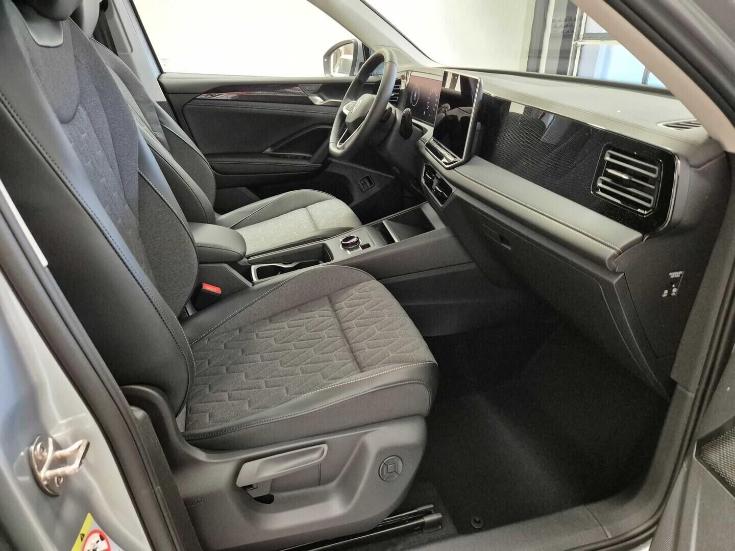 Volkswagen Tiguan, People 1,5 TSI 150 kW eHybrid - fotka 6