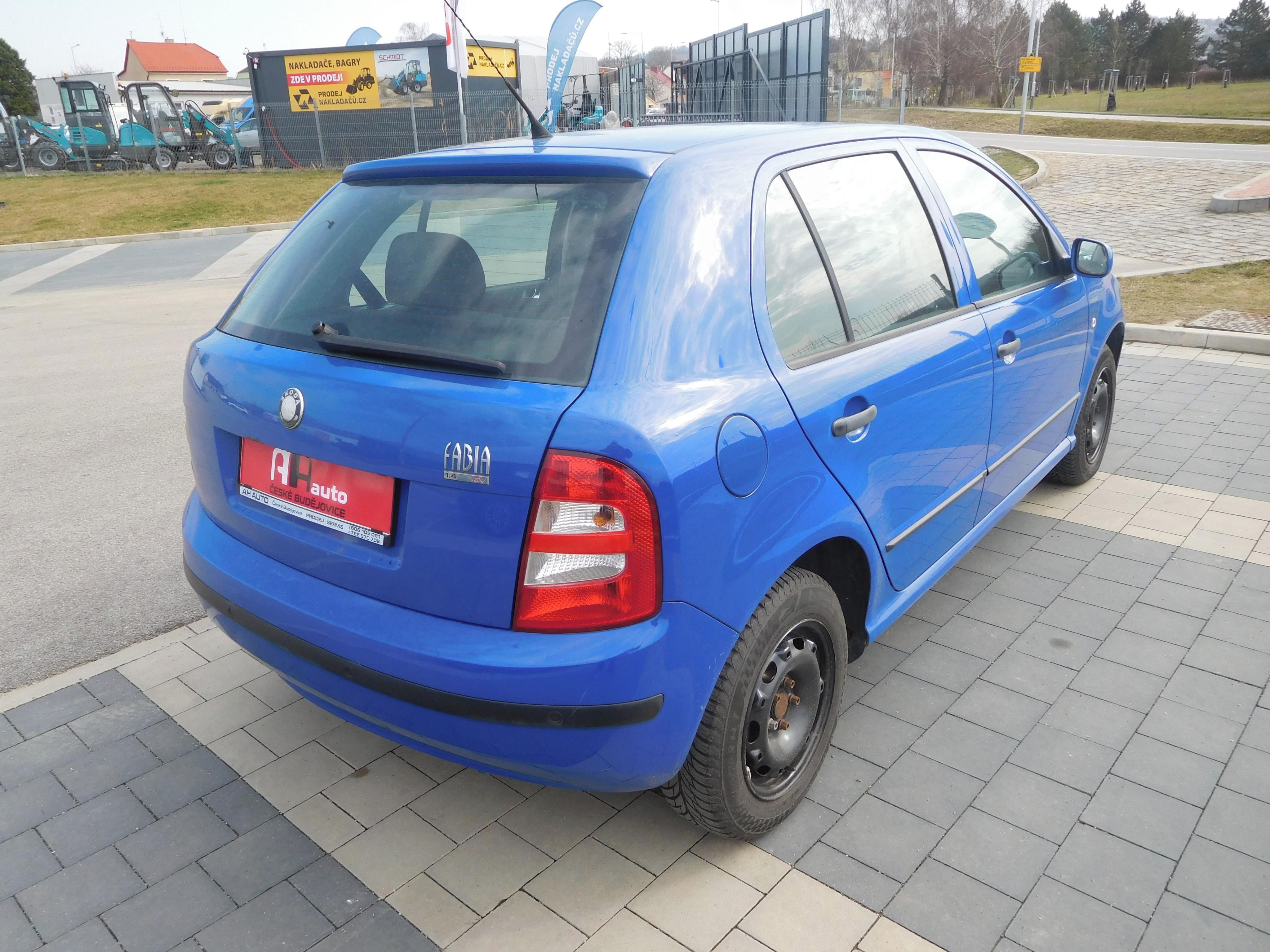 Škoda Fabia, 1.4i 16V Excellent, 74 kW - fotka 3