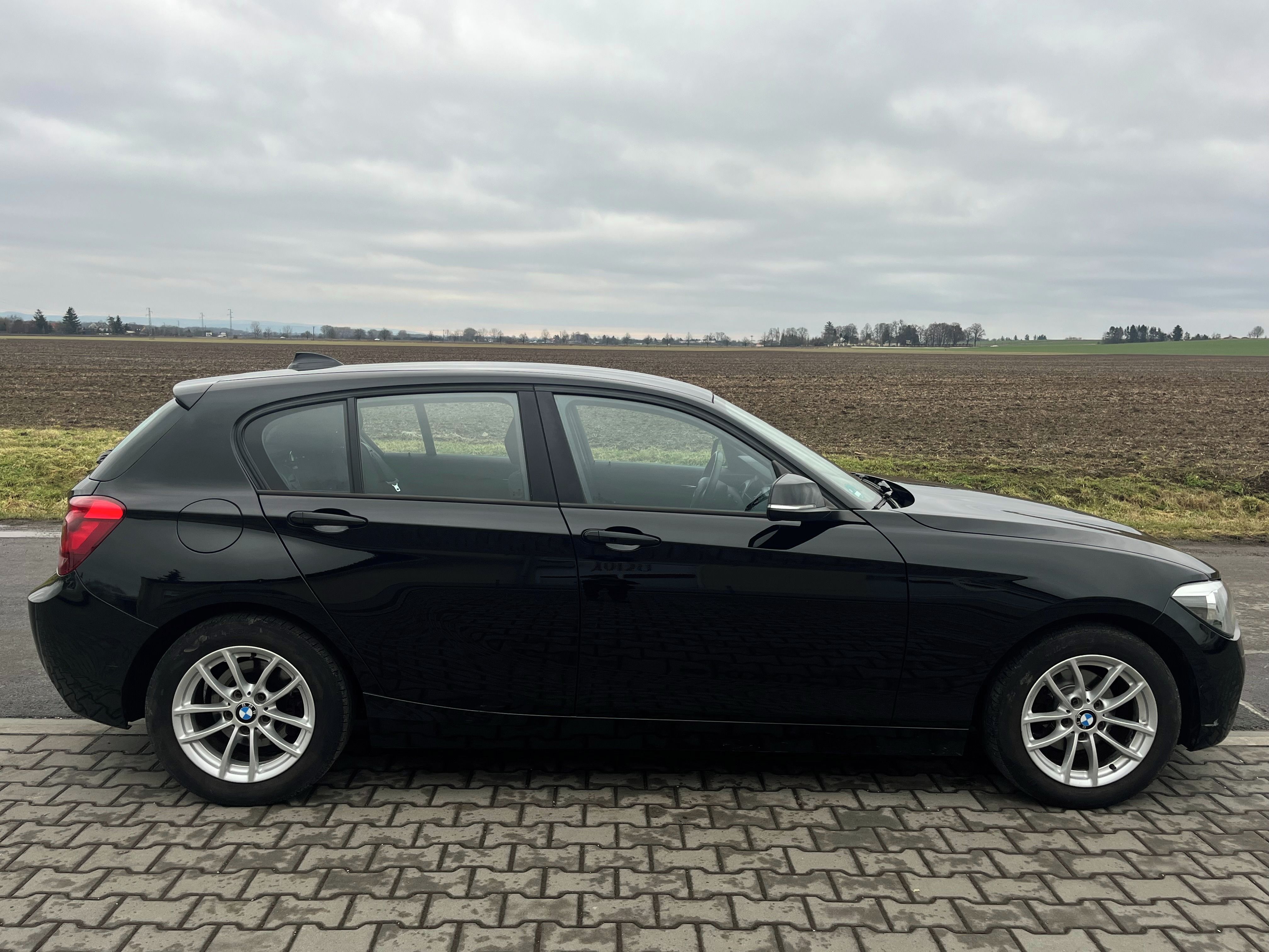 BMW Řada 1, 118i 100kW 2012 benzín - fotka 4