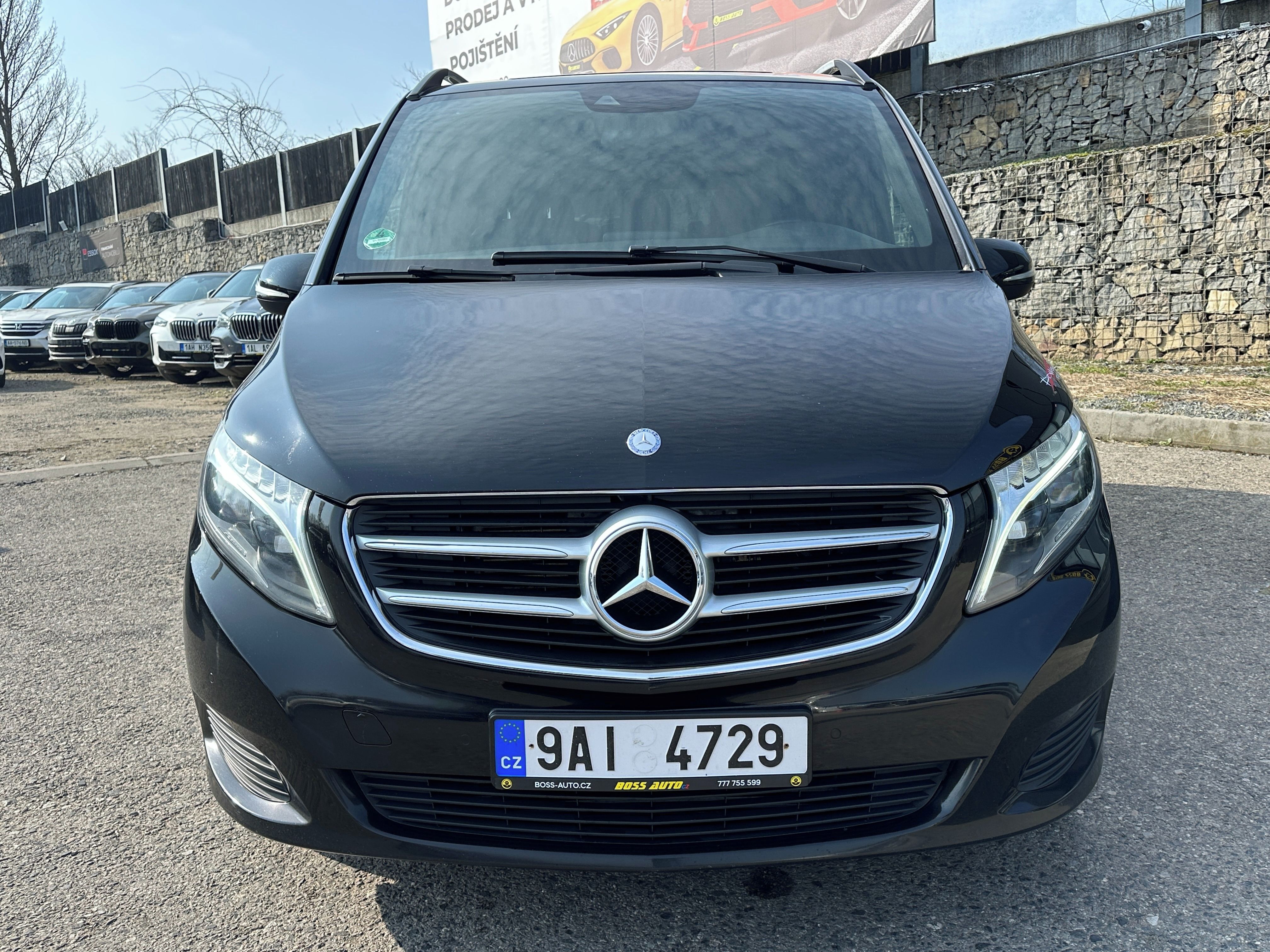 Mercedes-Benz Třídy V, Mercedes-Benz V 220 2016 - fotka 2