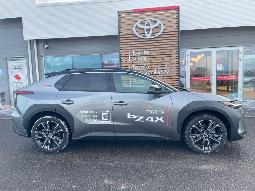 Toyota bZ4X, Executive JBL - fotka 5