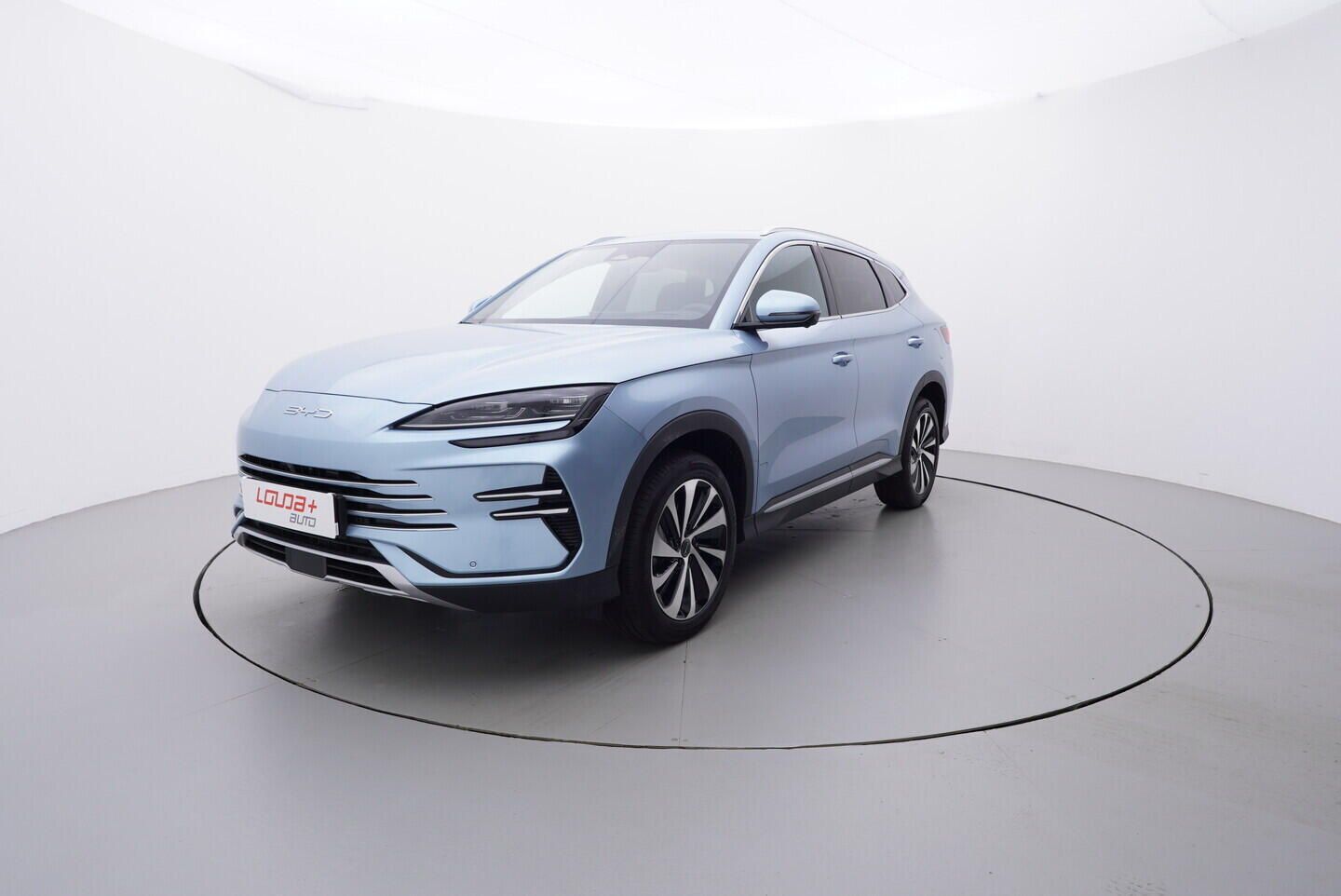 BYD Seal U, Design plg-in hybrid 238 kW