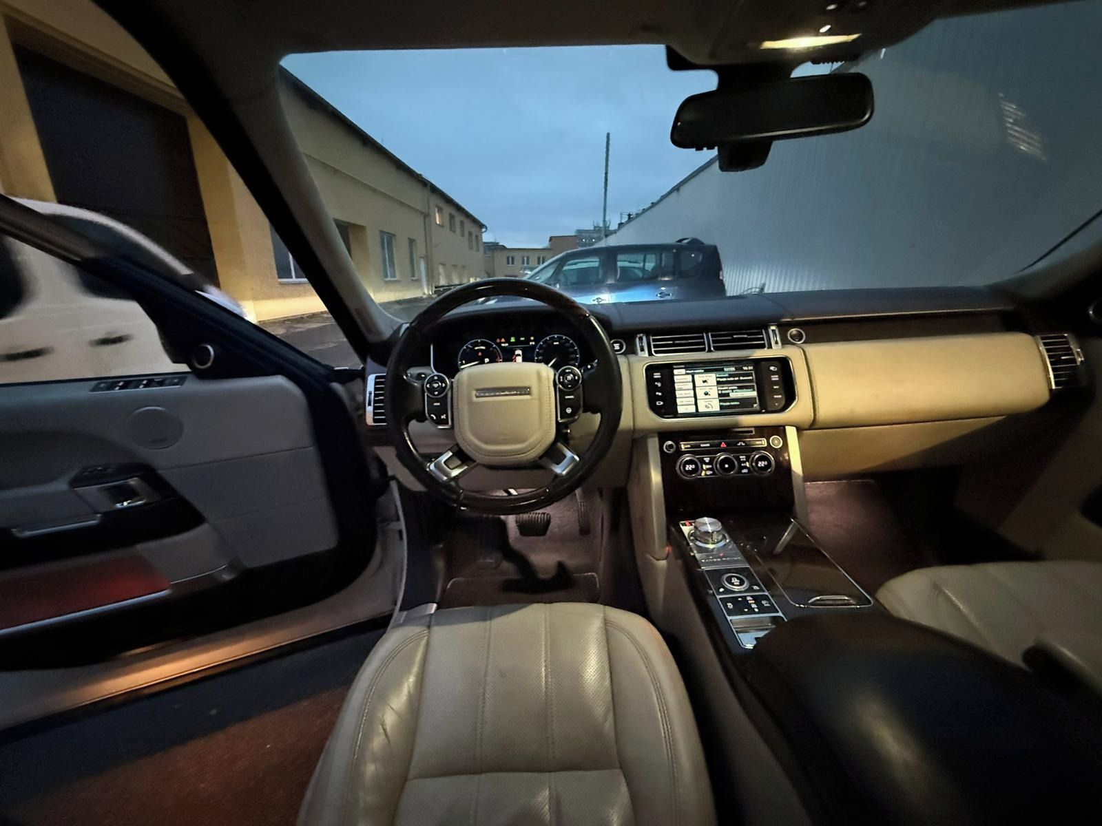 Land Rover Range Rover, 4,4 SDV8 Vogue, nové turba - fotka 6