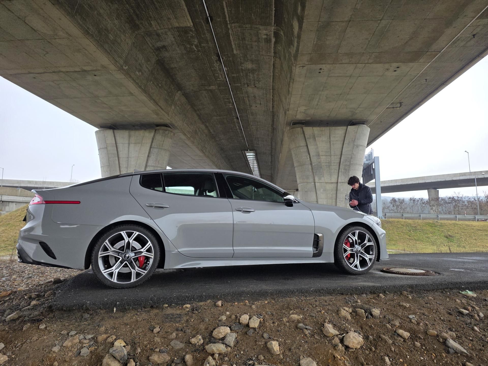Kia Stinger, 3.3-GT-PANORAMA-MAX.VÝBAVA - fotka 6
