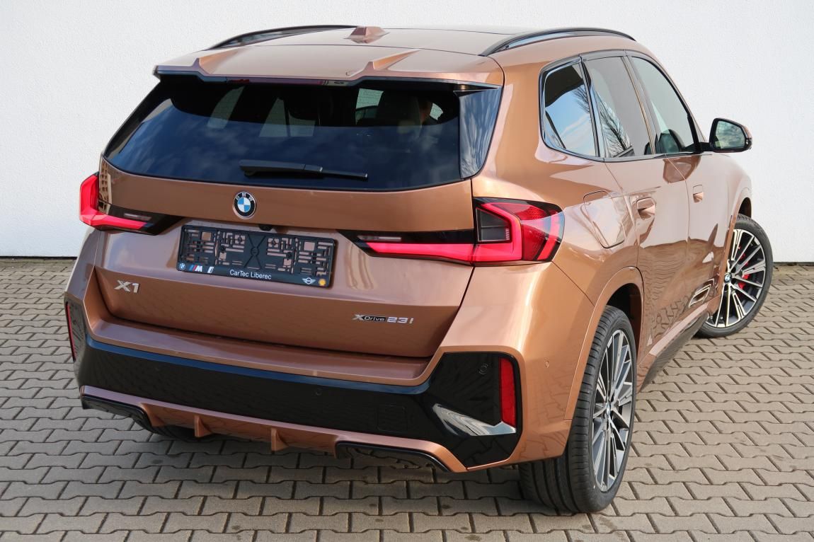 BMW X1, xDrive23i - fotka 3