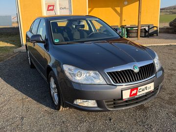 1.2 TSI DSG VÝHŘEV TAŽNÉ !KM!