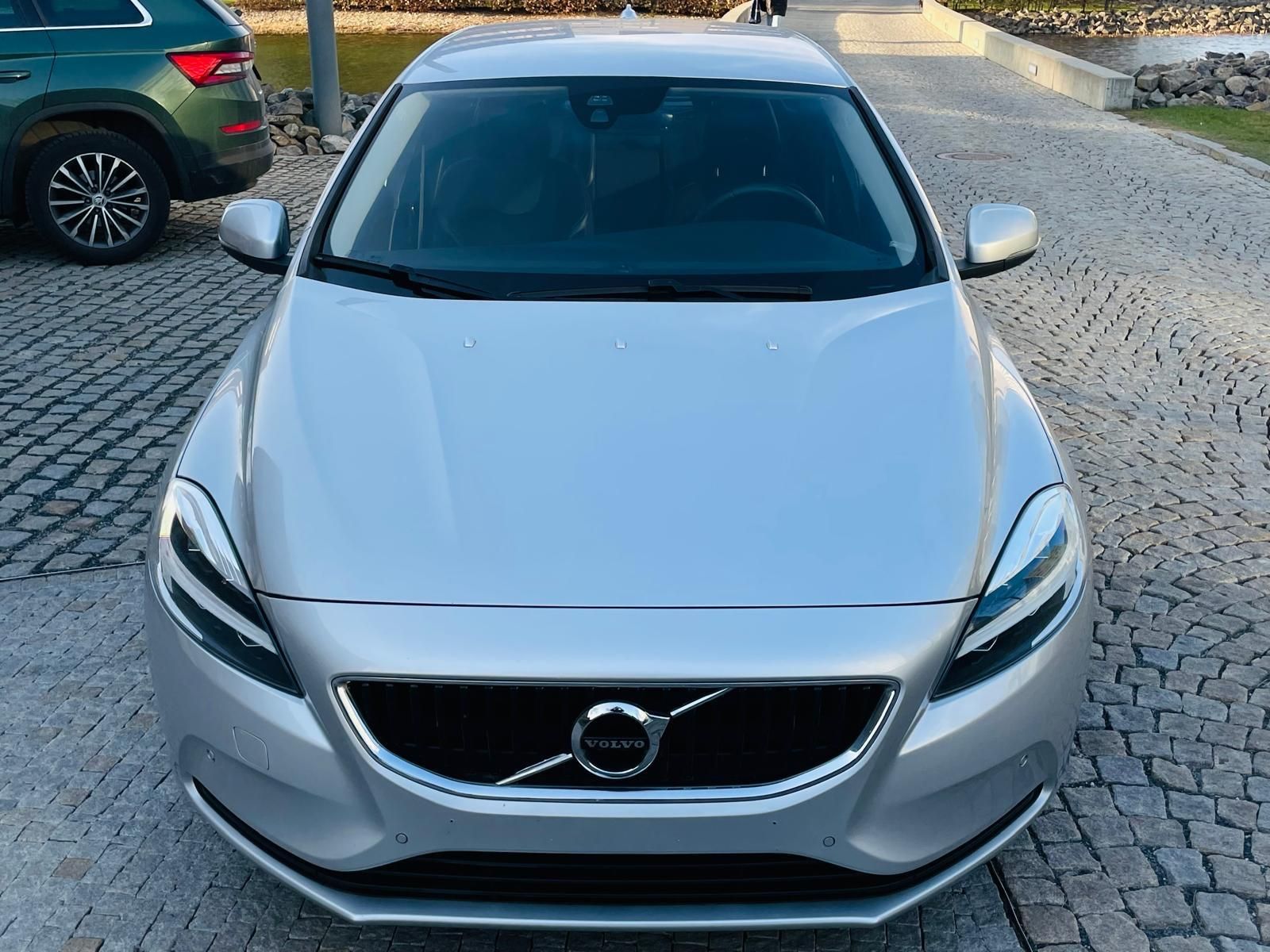 Volvo V40, 2.0i MANUÁL KAMERA SERVISKA - fotka 5