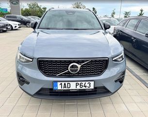 Volvo XC40, VOLVO XC40 B4 33tis ČR Servis