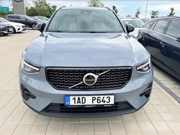 VOLVO XC40 B4 33tis ČR záruka