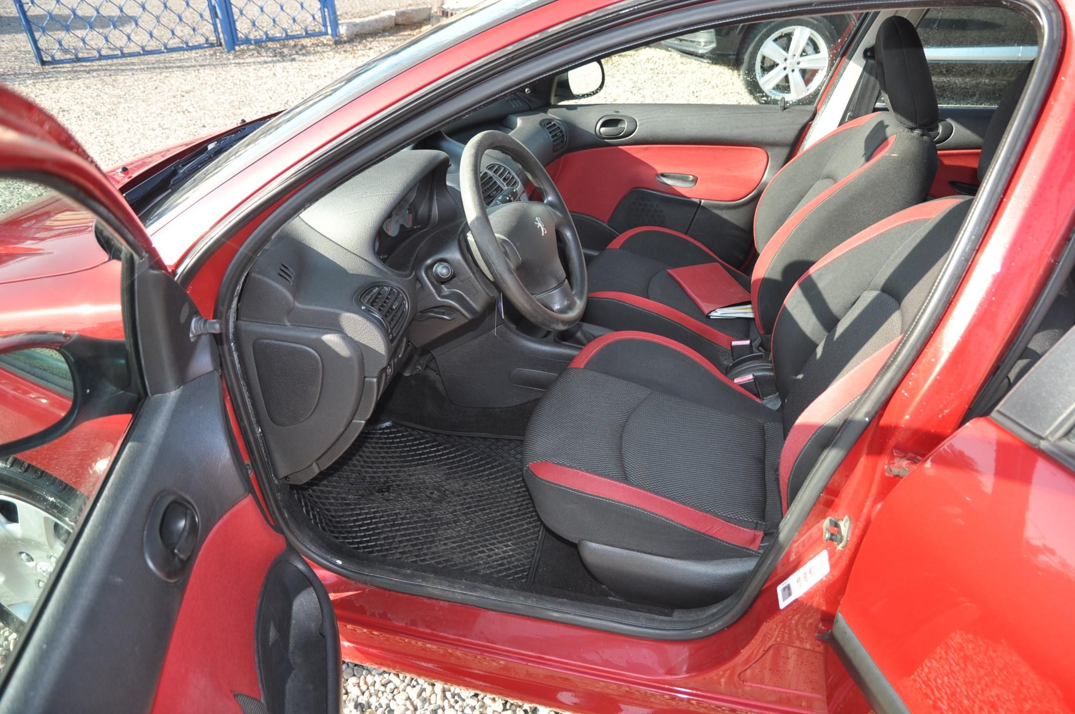 Peugeot 206, SW 1.6HDi 80kW - fotka 6