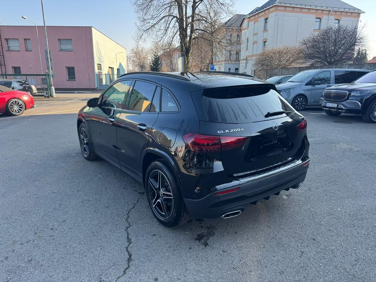 Mercedes-Benz GLA, 200 d 4MATIC - fotka 5